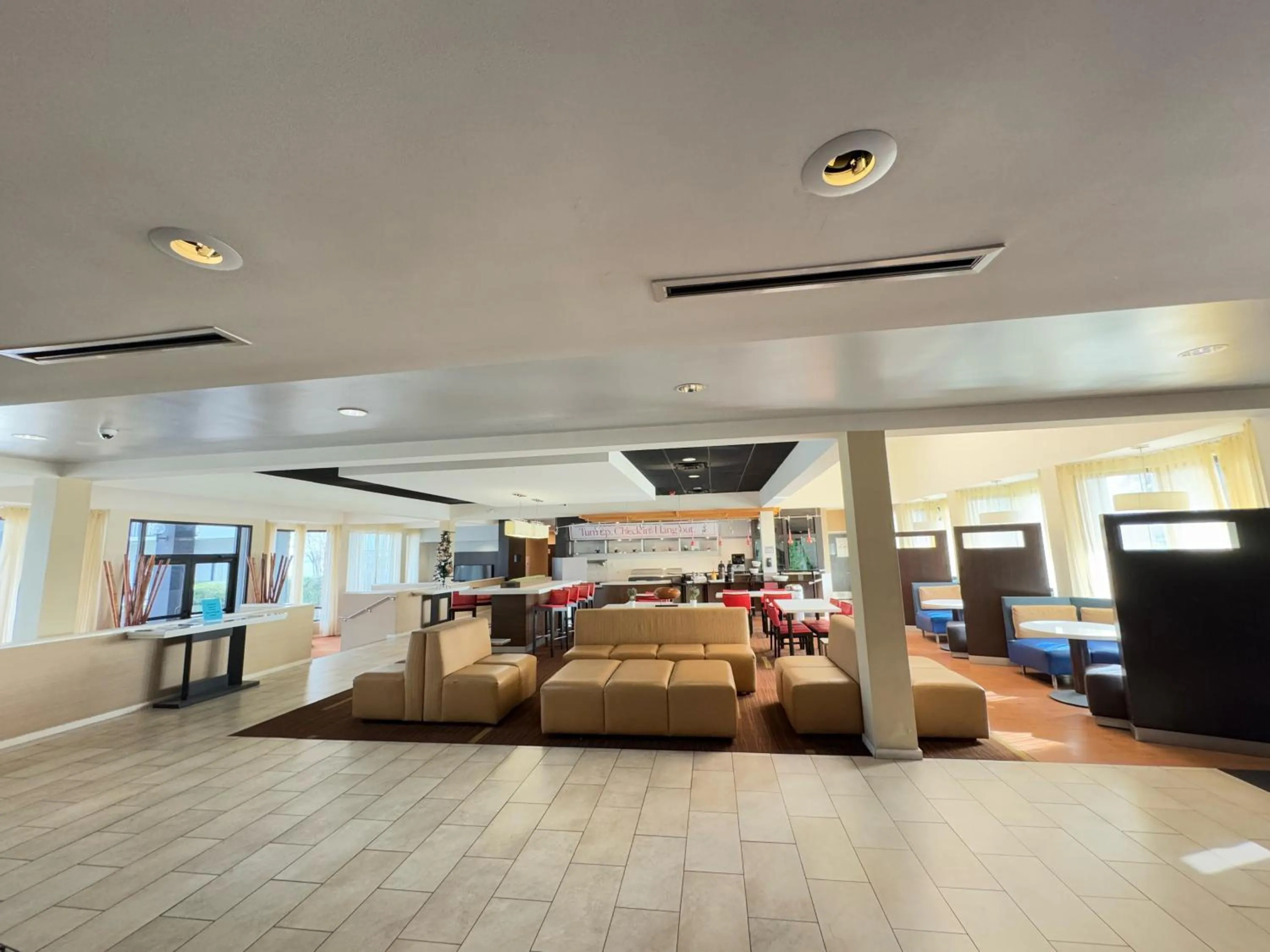 Super 8 by Wyndham Dallas Love Field Airport