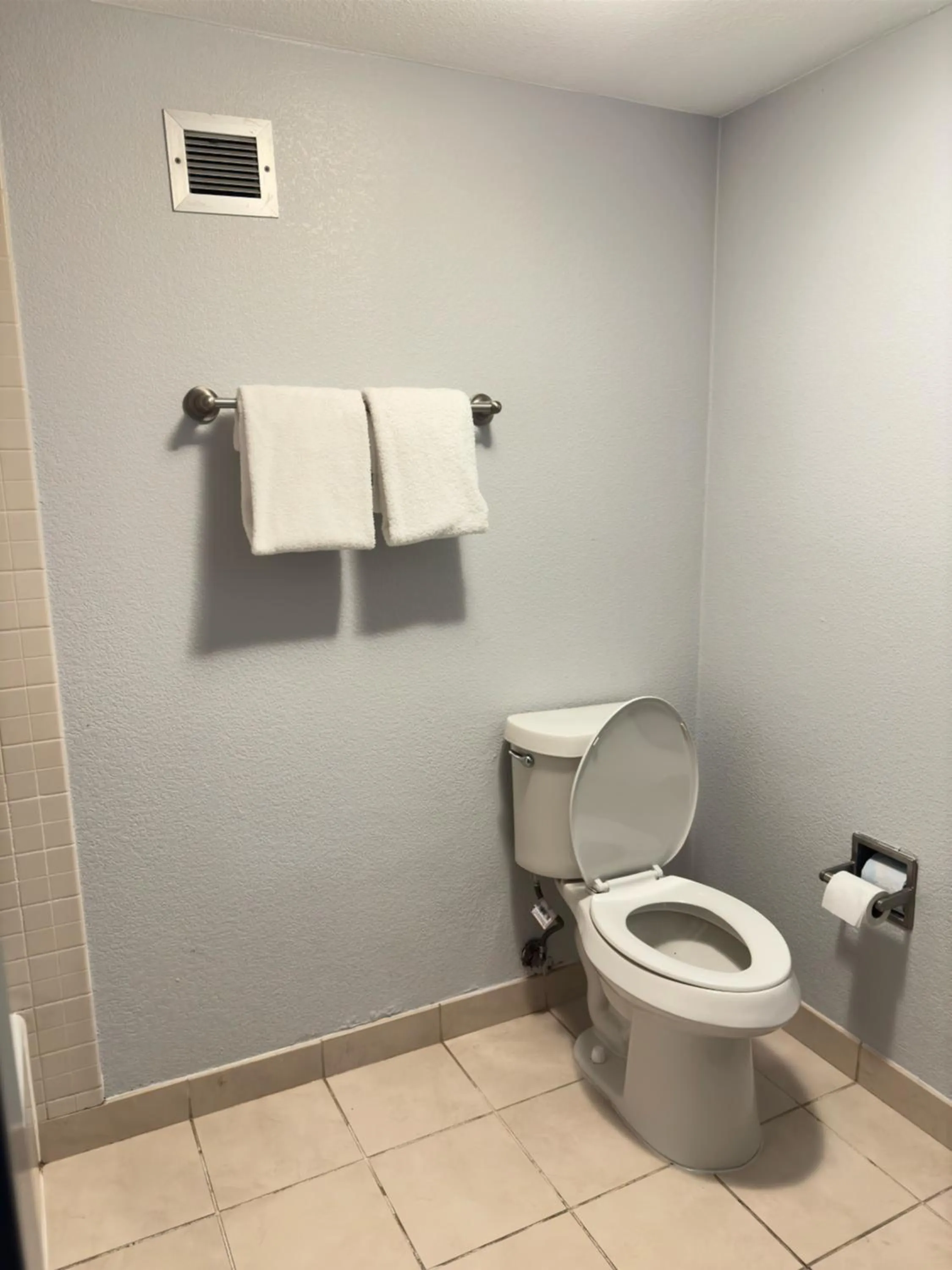 Super 8 by Wyndham Dallas Love Field Airport