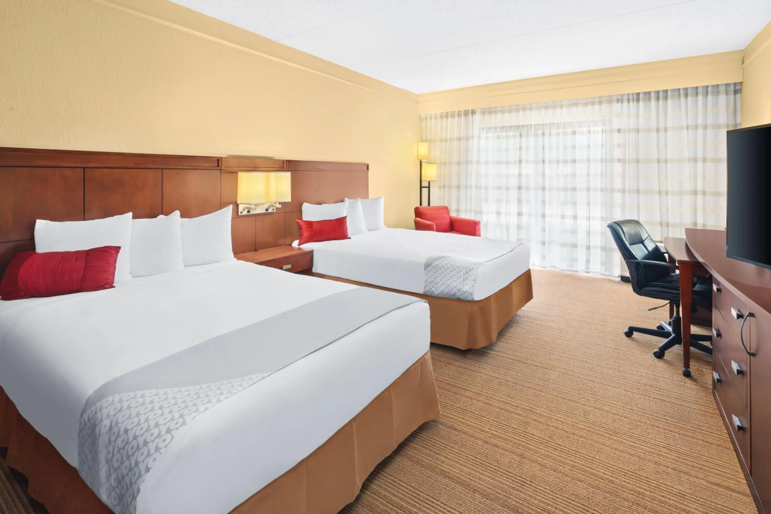 Bedroom, Bed in Super 8 by Wyndham Dallas Love Field Airport