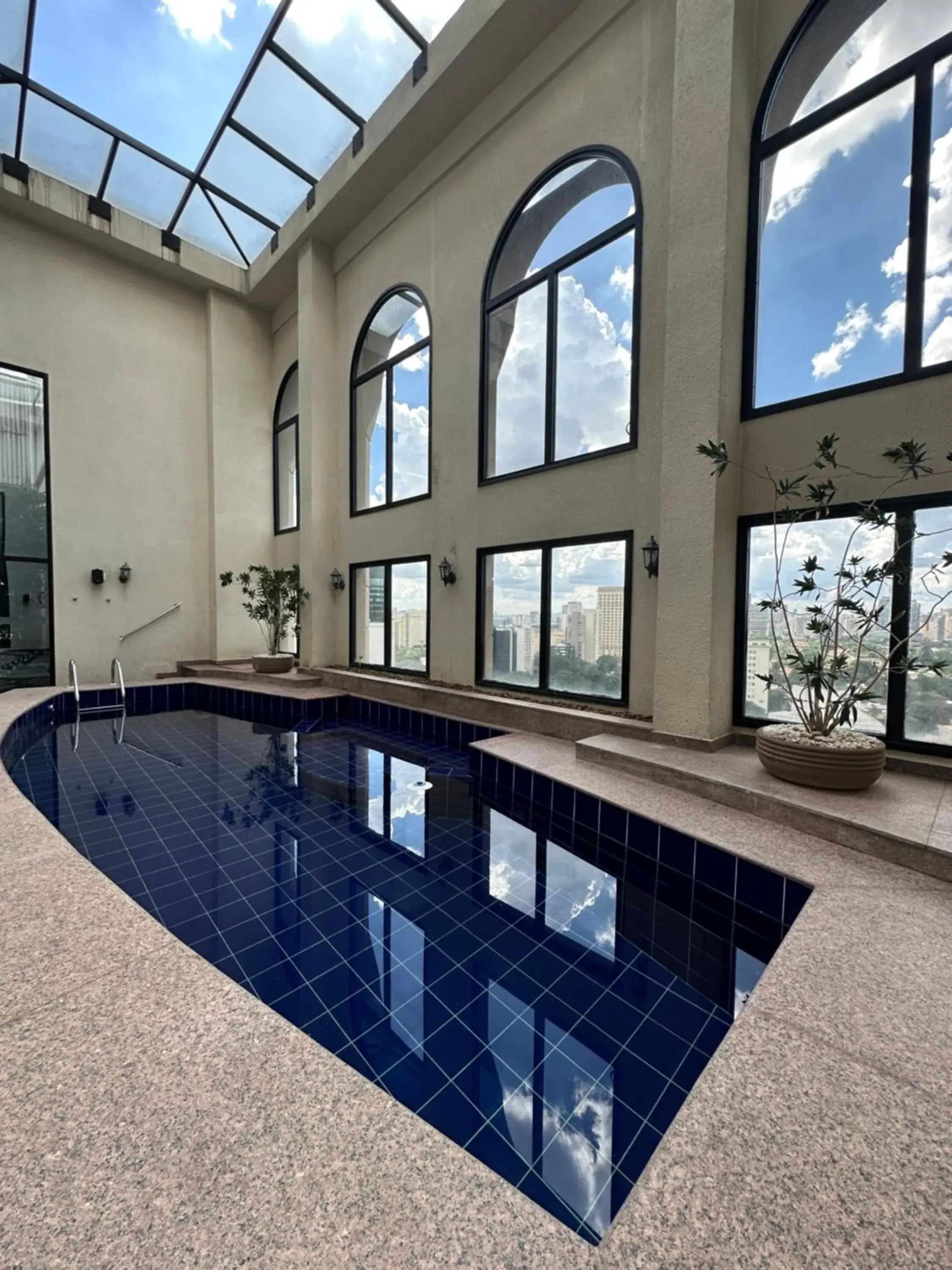 Swimming pool in Clarion Faria Lima Swimming pool in Clarion Faria Lima