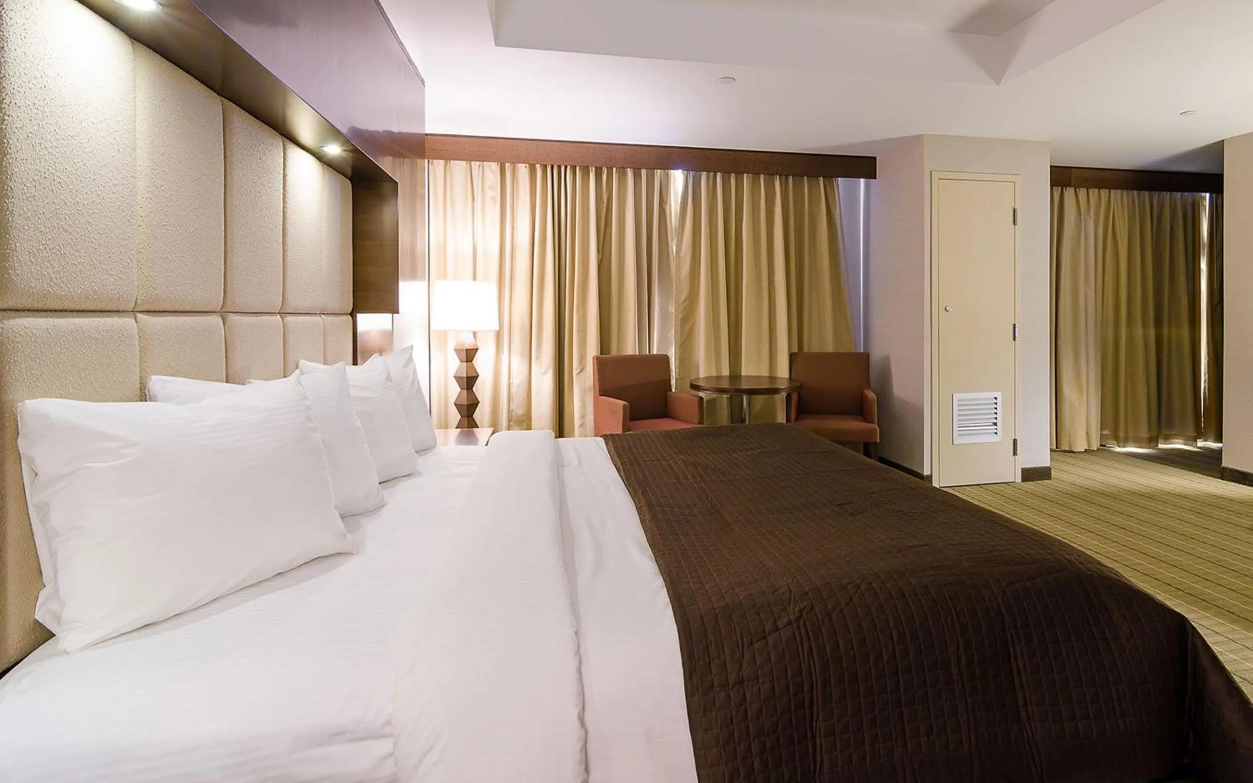 Bed in Hotel Casino New Nouveau Brunswick