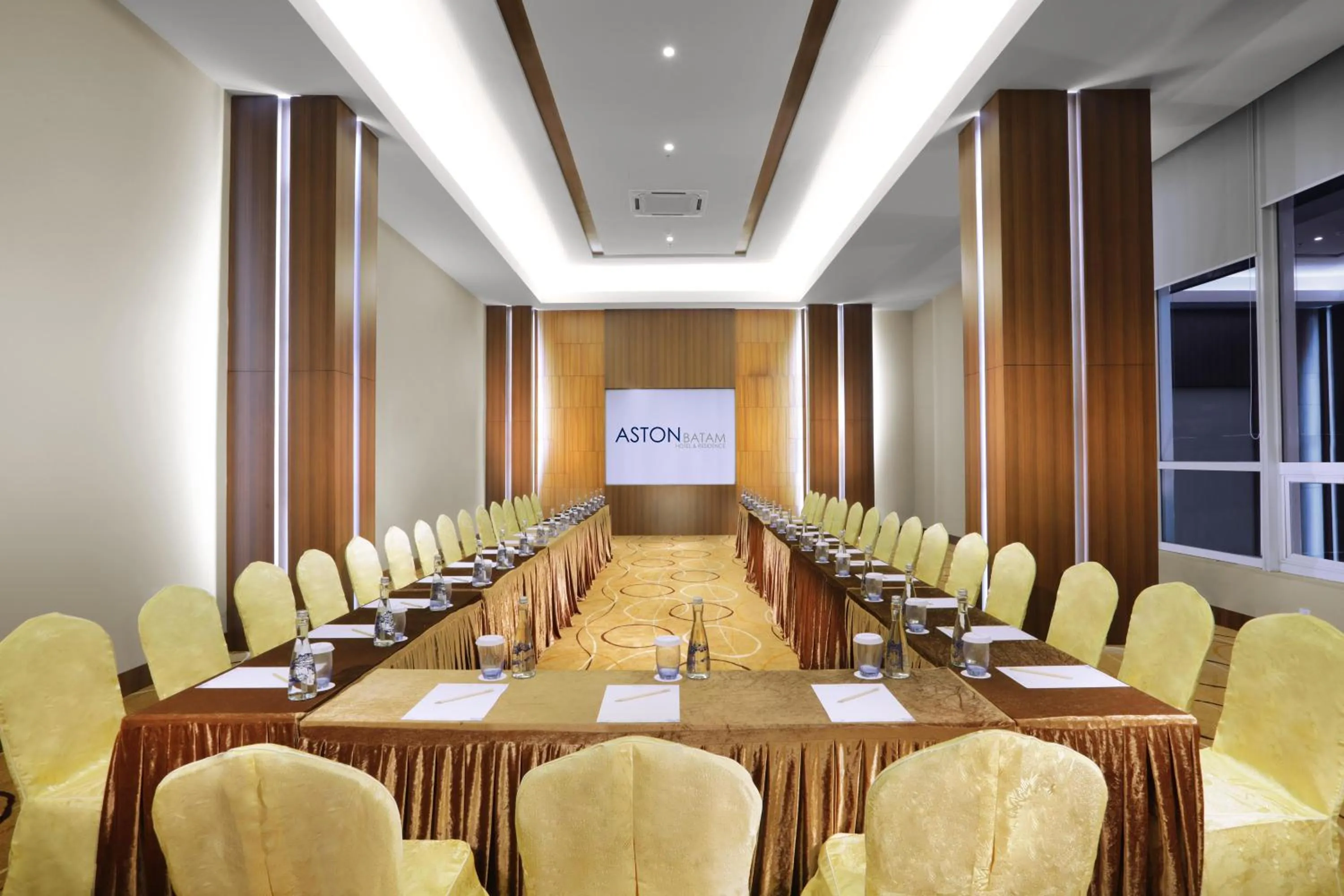 Business facilities in Aston Batam Hotel & Residence