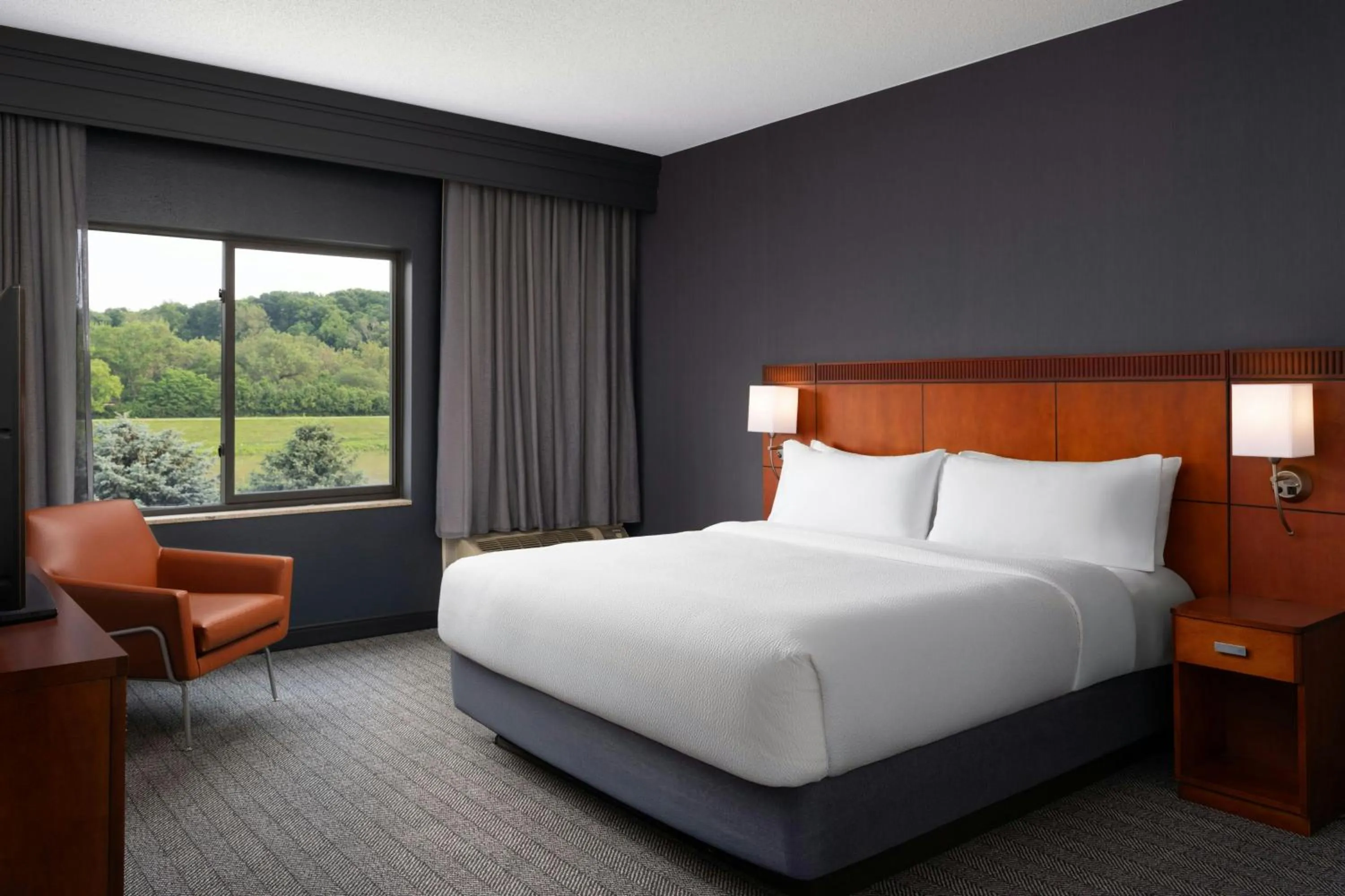 Bedroom, Bed in Courtyard Dayton-University of Dayton