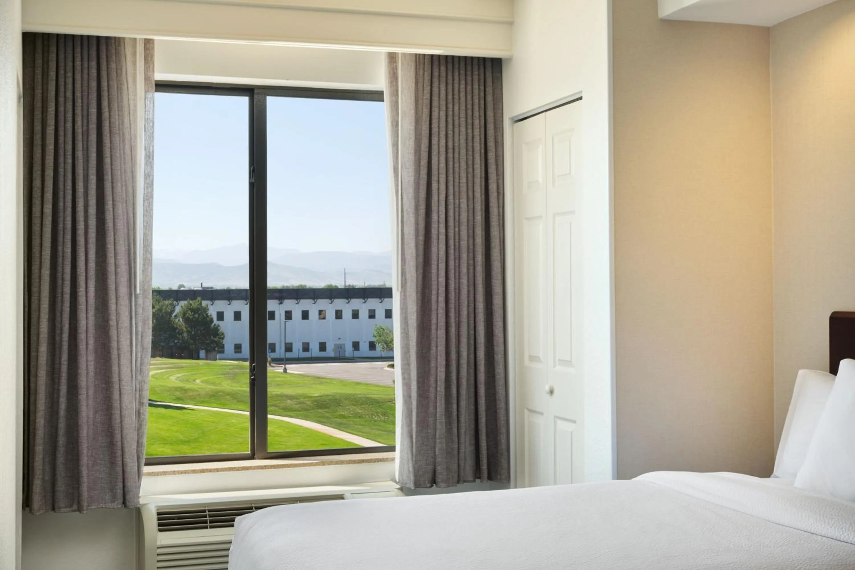 Bedroom, Bed in SpringHill Suites Boulder Longmont