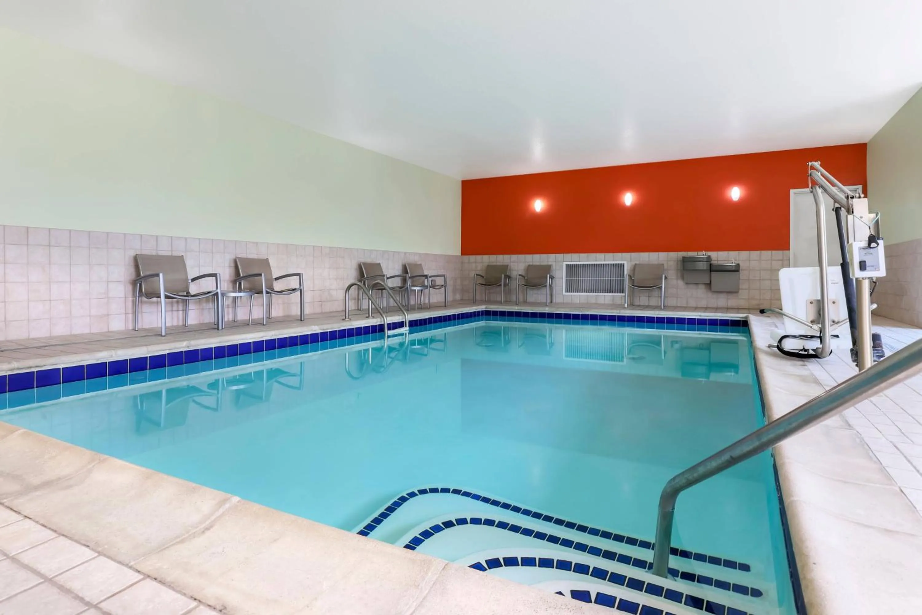 Swimming pool in SpringHill Suites Boulder Longmont