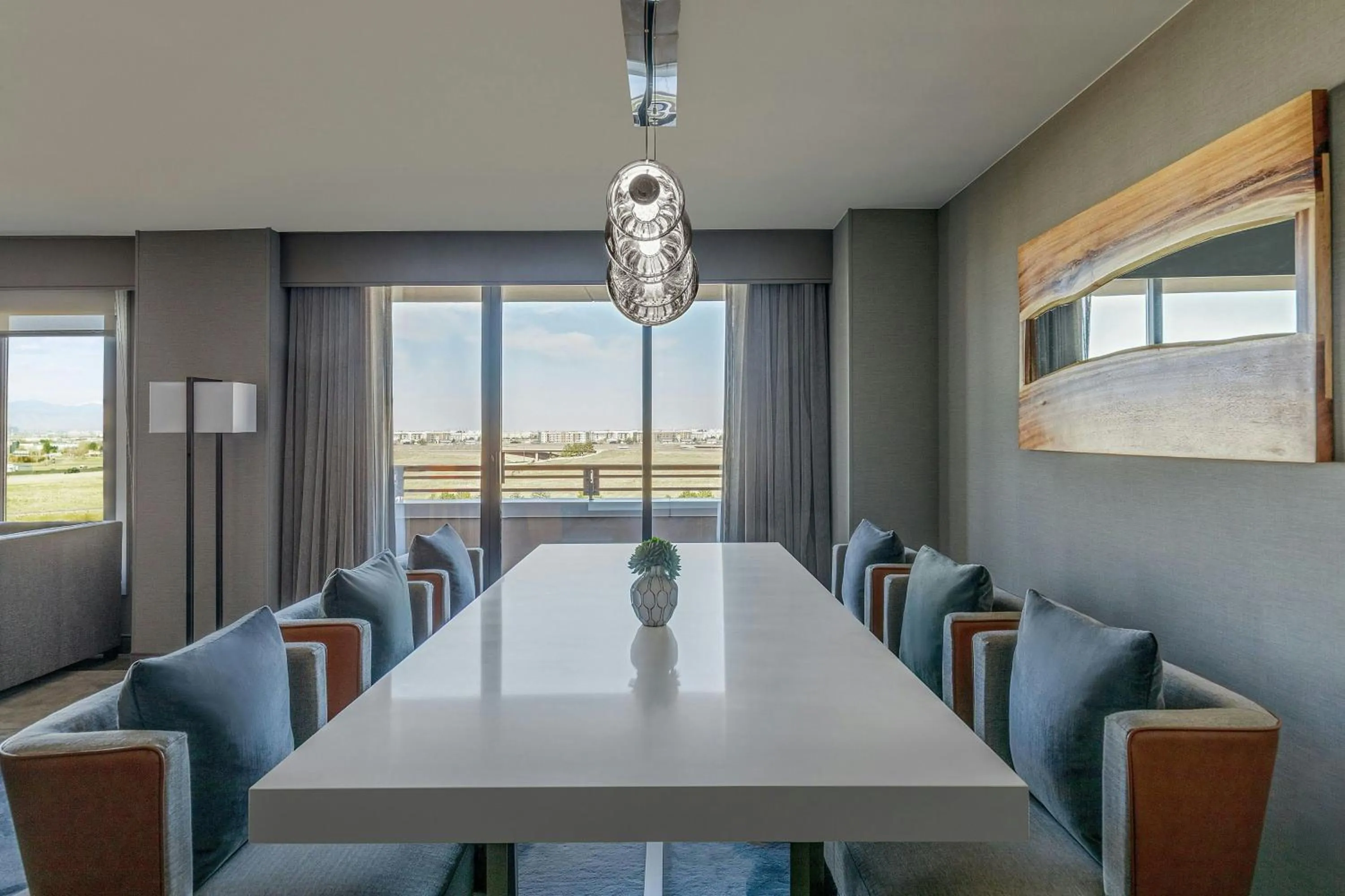 Photo of the whole room in Denver Airport Marriott at Gateway Park