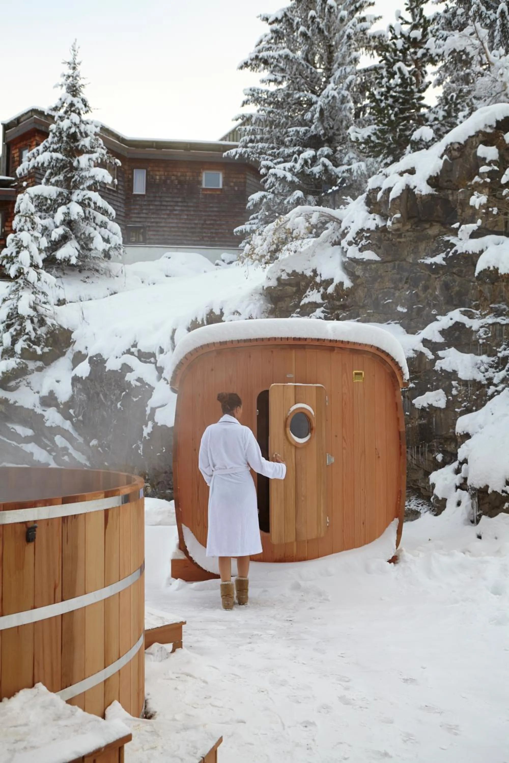 Hot Tub in Hôtel des Dromonts by SOWELL COLLECTION