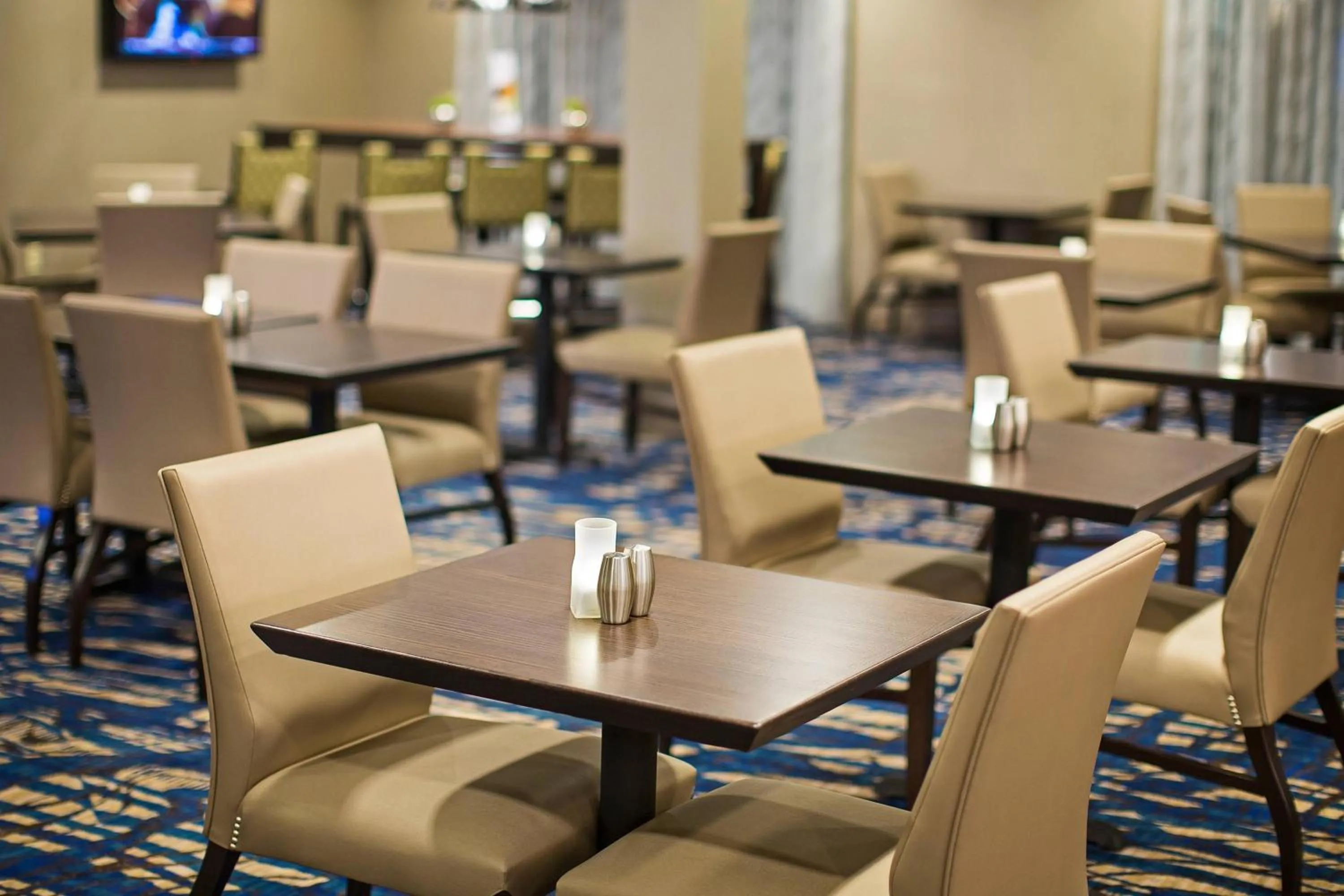 Restaurant/places to eat in Courtyard Denver South Park Meadows Mall