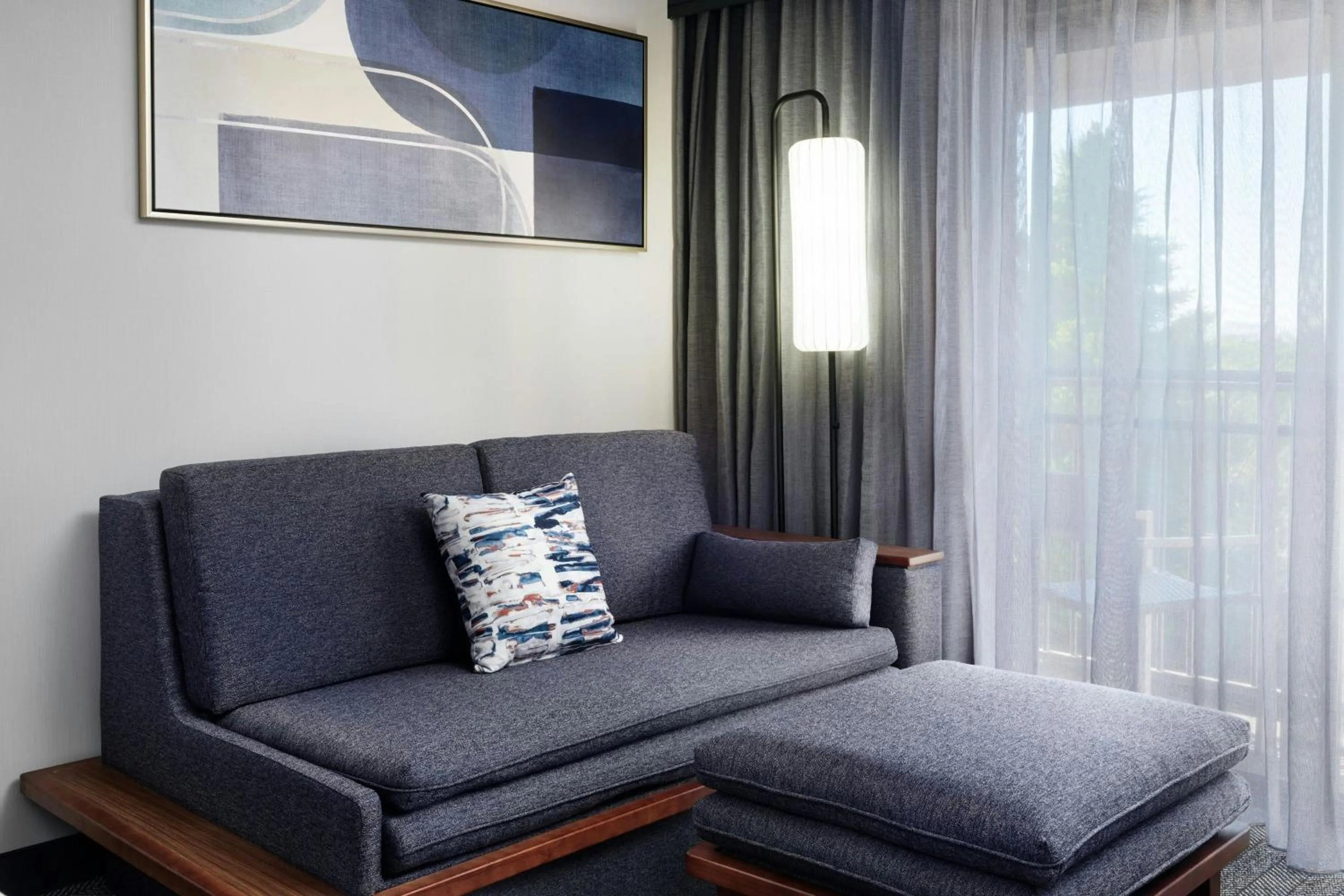 Photo of the whole room in Courtyard Boulder Longmont