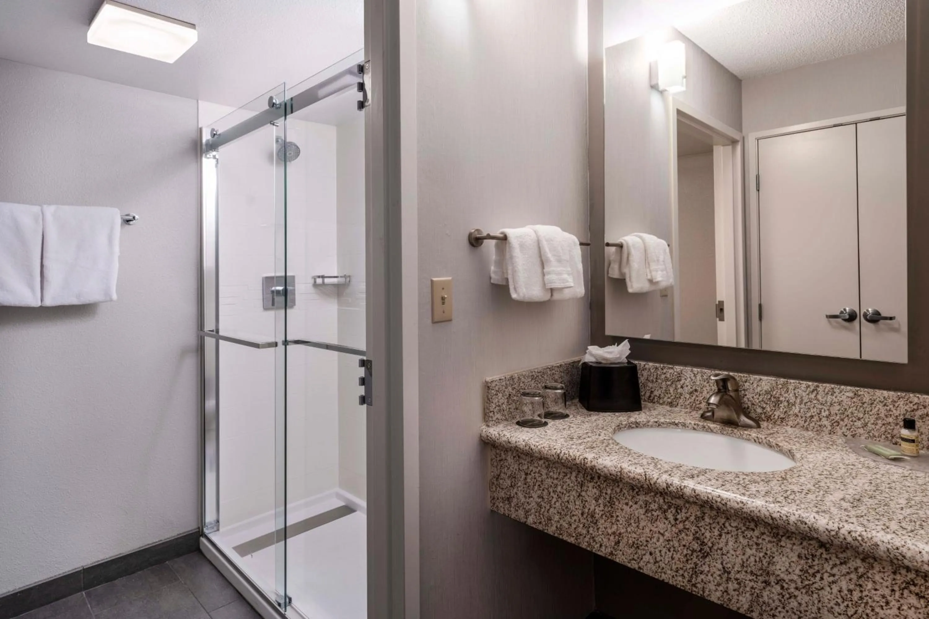 Bathroom in Courtyard Denver Southwest/Lakewood