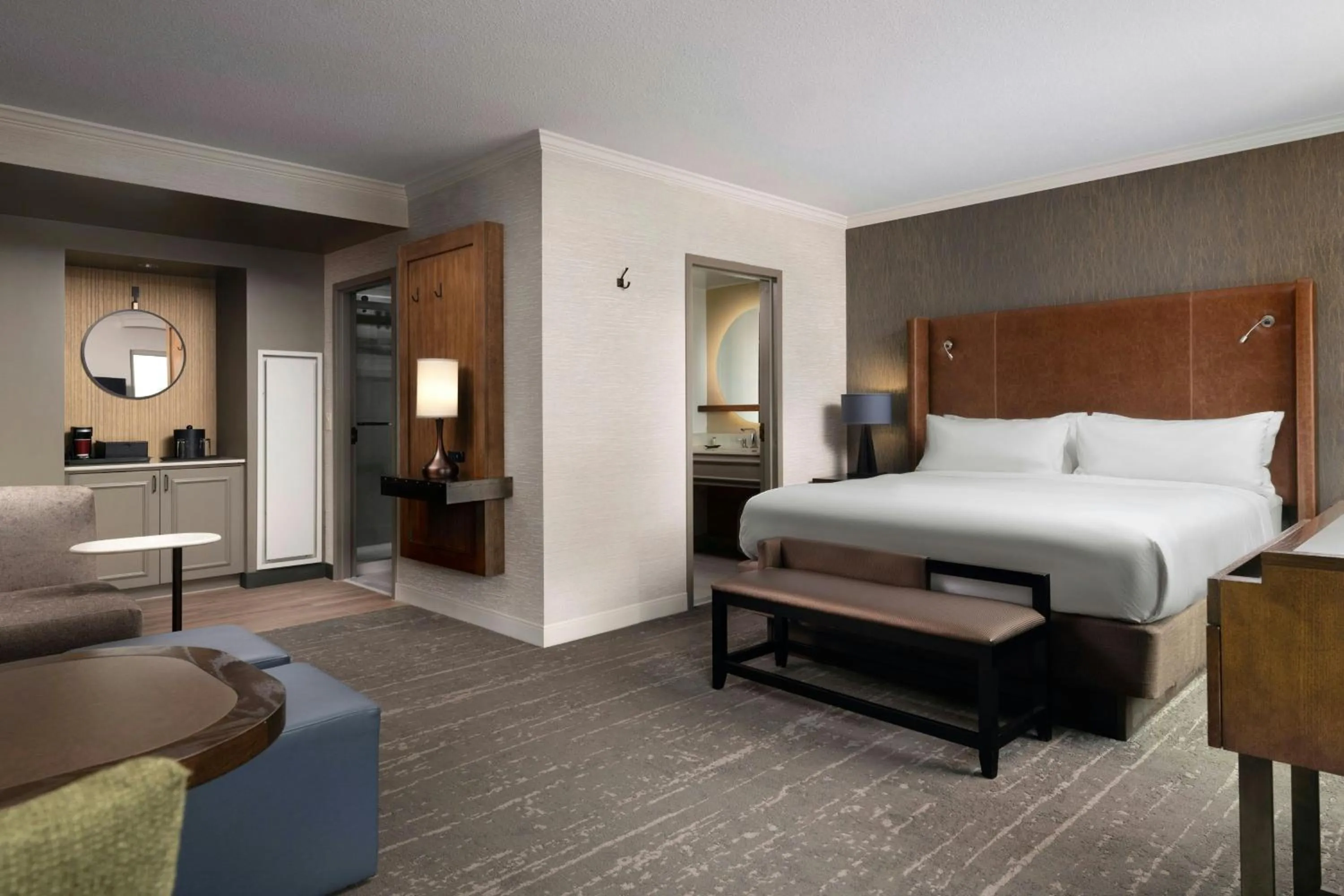 Photo of the whole room, Bed in Renaissance Boulder Flatiron Hotel