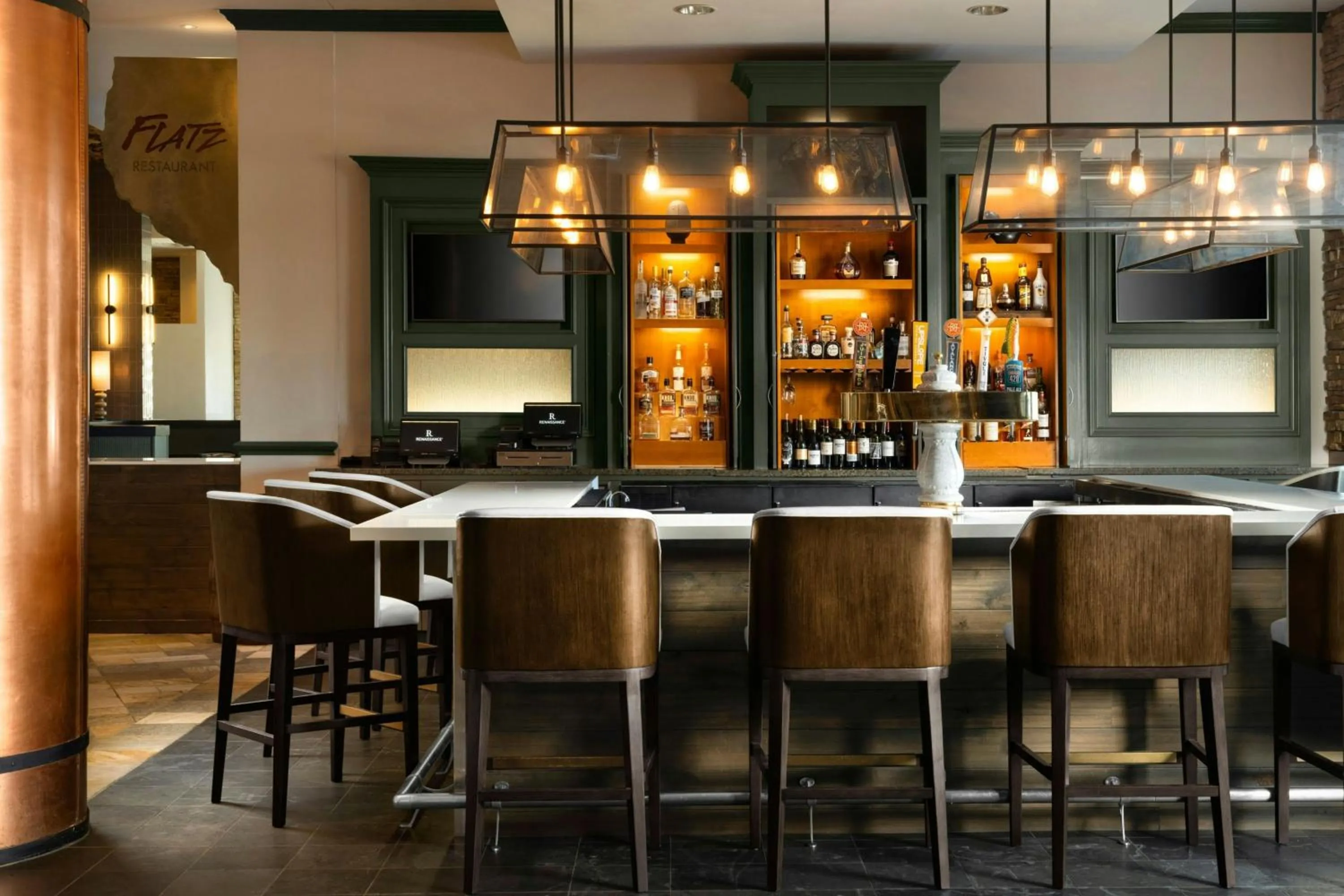 Lounge or bar in Renaissance Boulder Flatiron Hotel