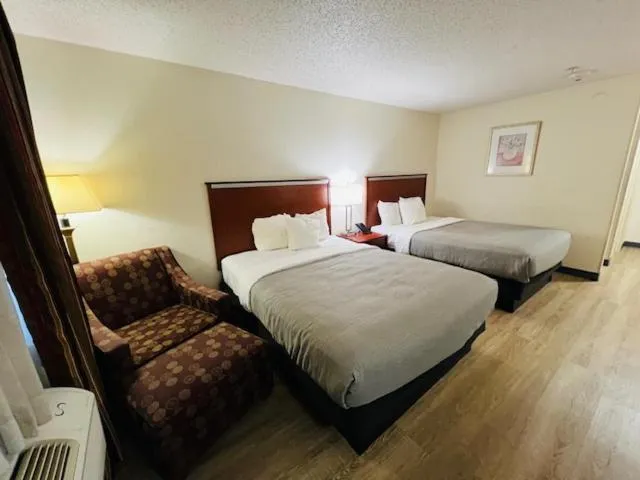 Bed in Quality Inn & Suites Golden - Denver West