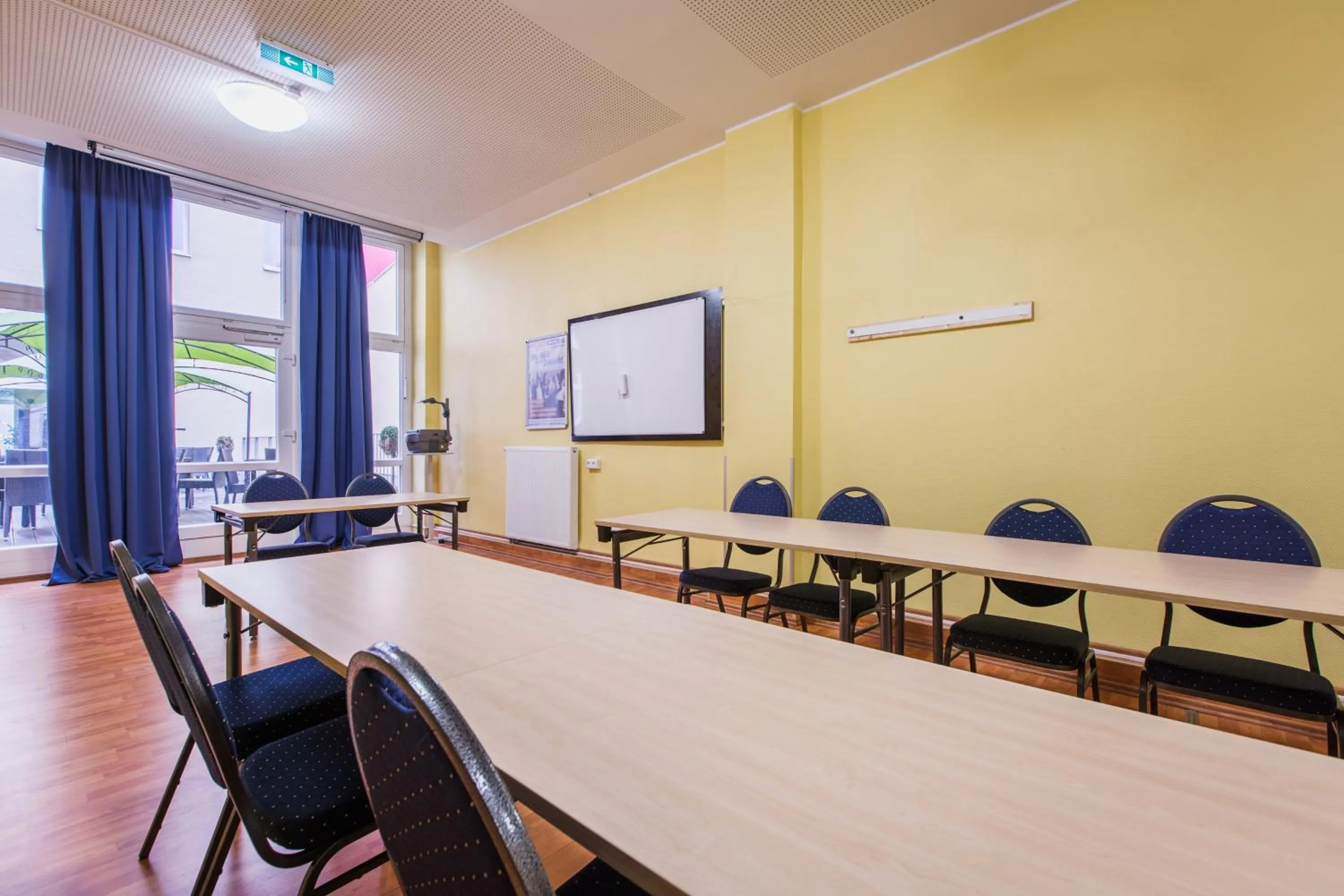 Meeting/conference room in a&o Dortmund Hauptbahnhof