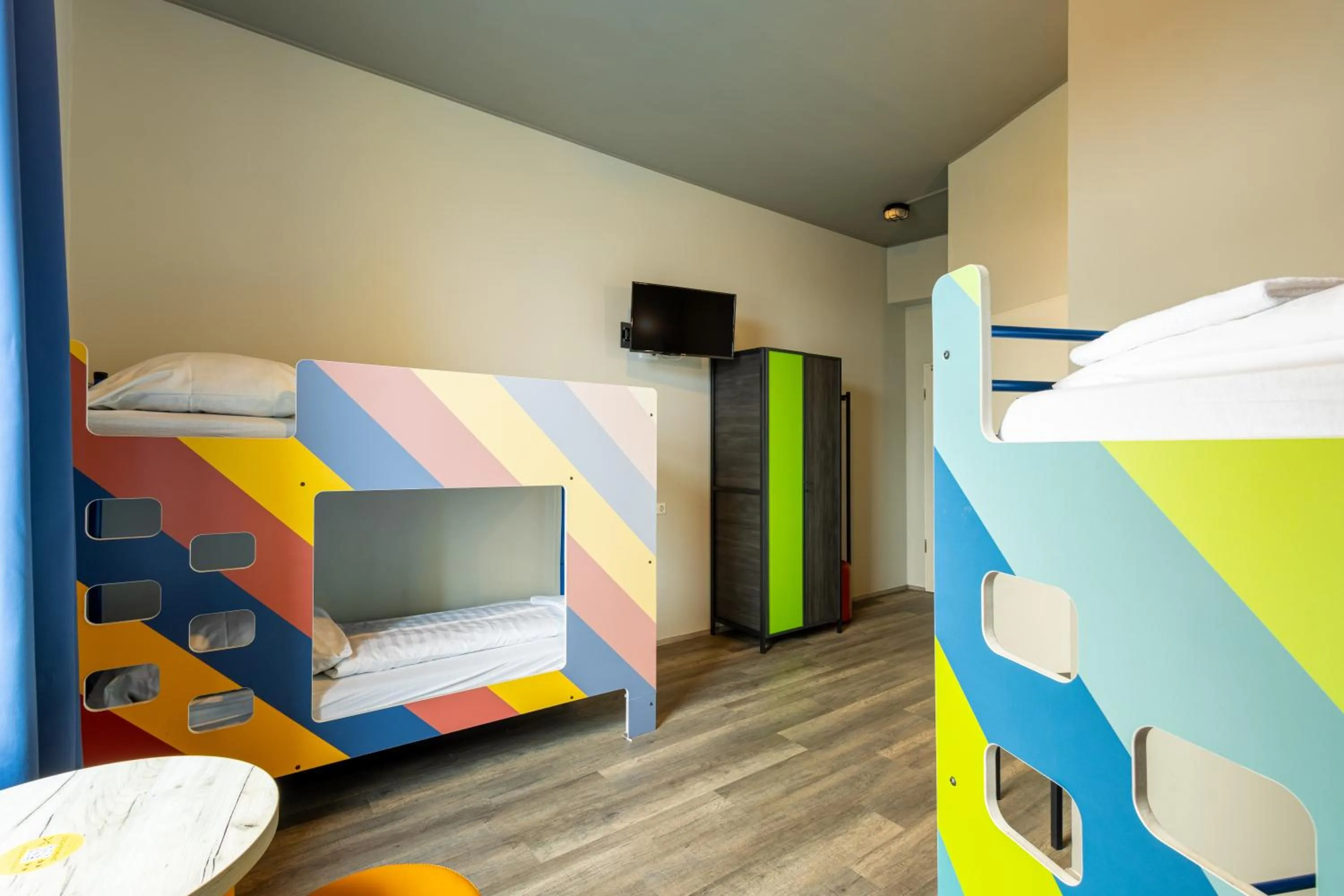 Photo of the whole room, Bed in a&o Dortmund Hauptbahnhof