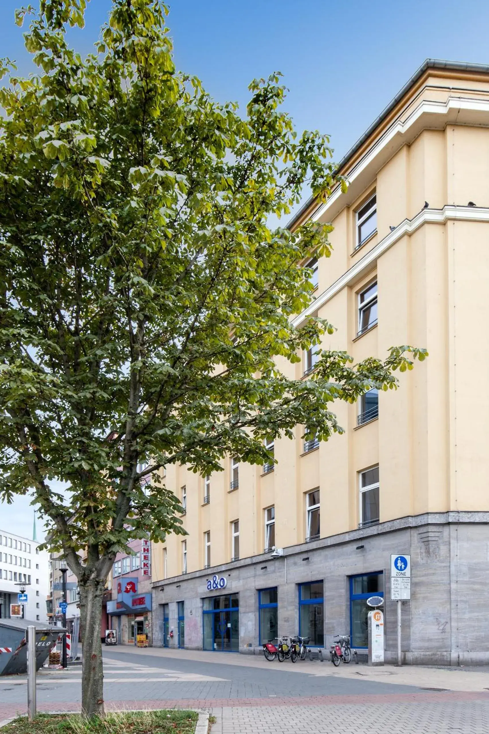 Property building in a&o Dortmund Hauptbahnhof Property building in a&o Dortmund Hauptbahnhof