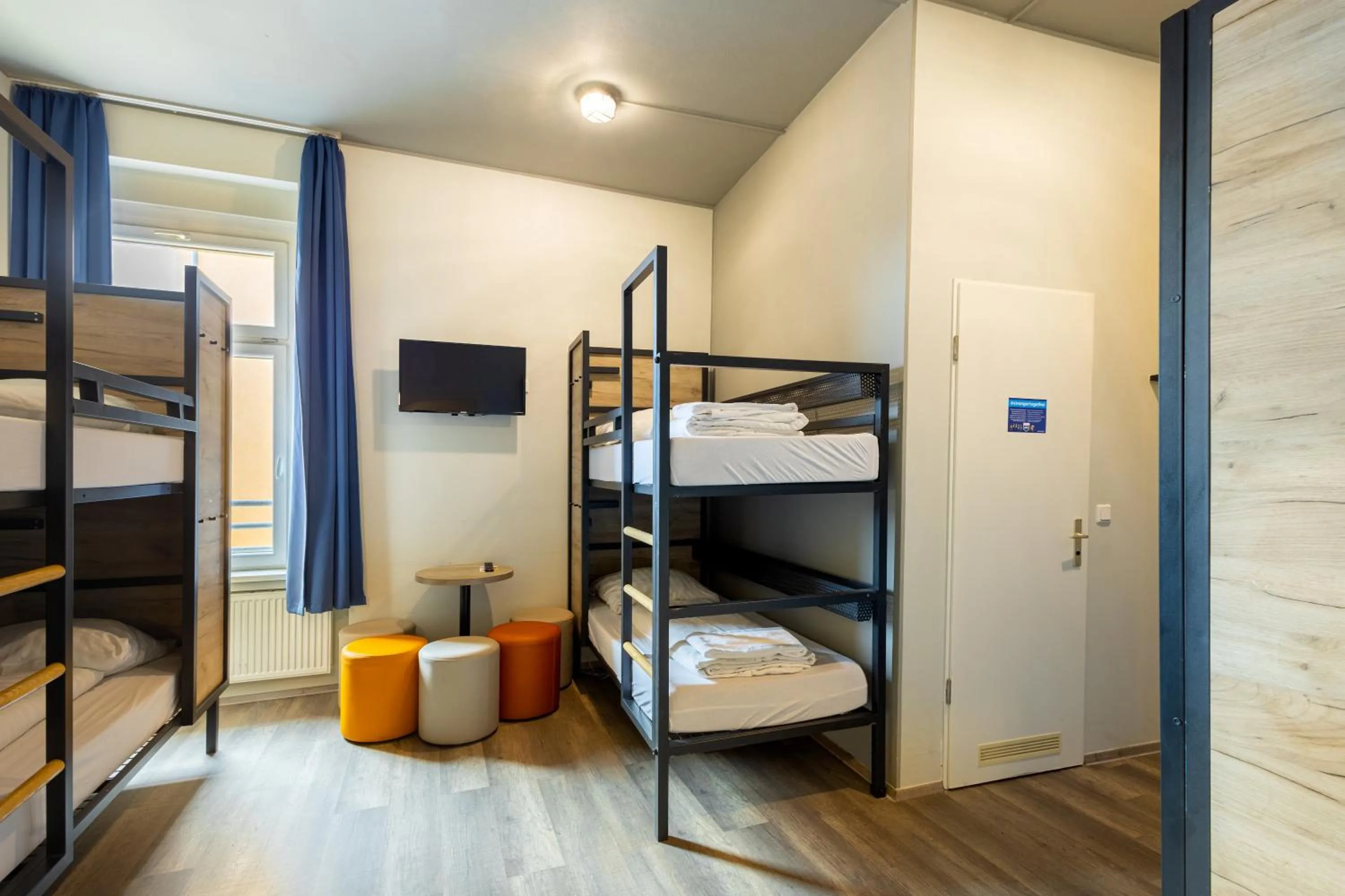 TV and multimedia, Bed in a&o Dortmund Hauptbahnhof