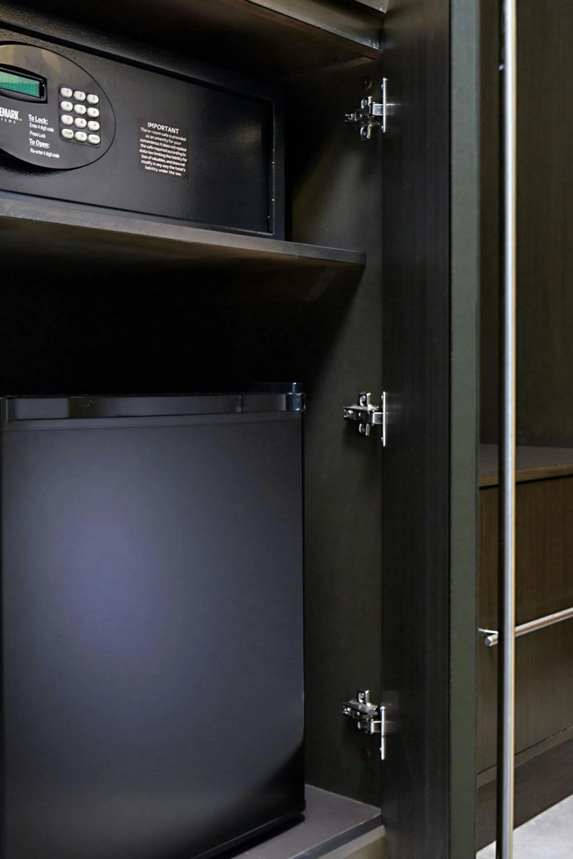 Photo of the whole room in Marriott DFW Airport South