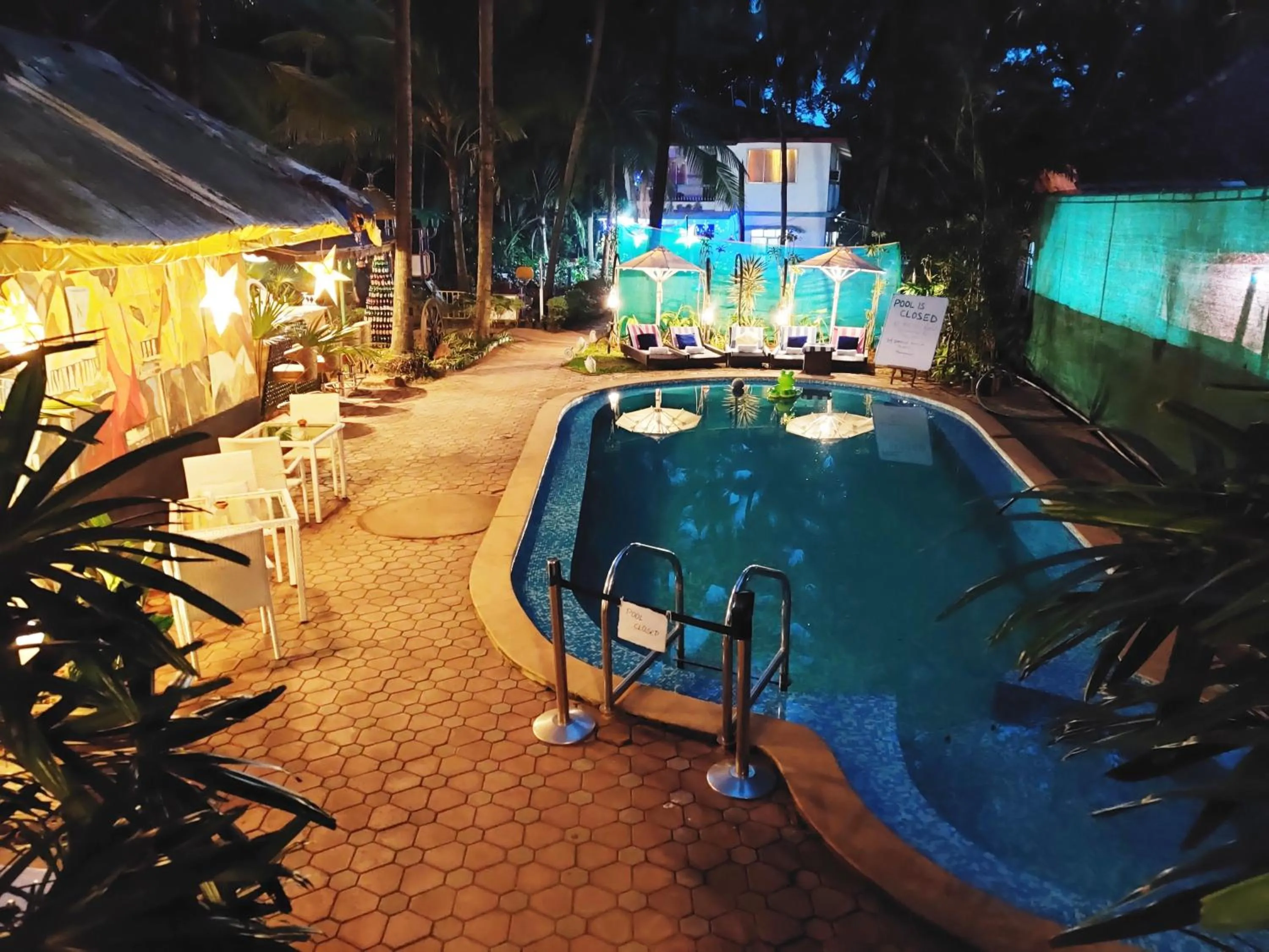 Swimming pool in The Camelot Beach Resort - Baga