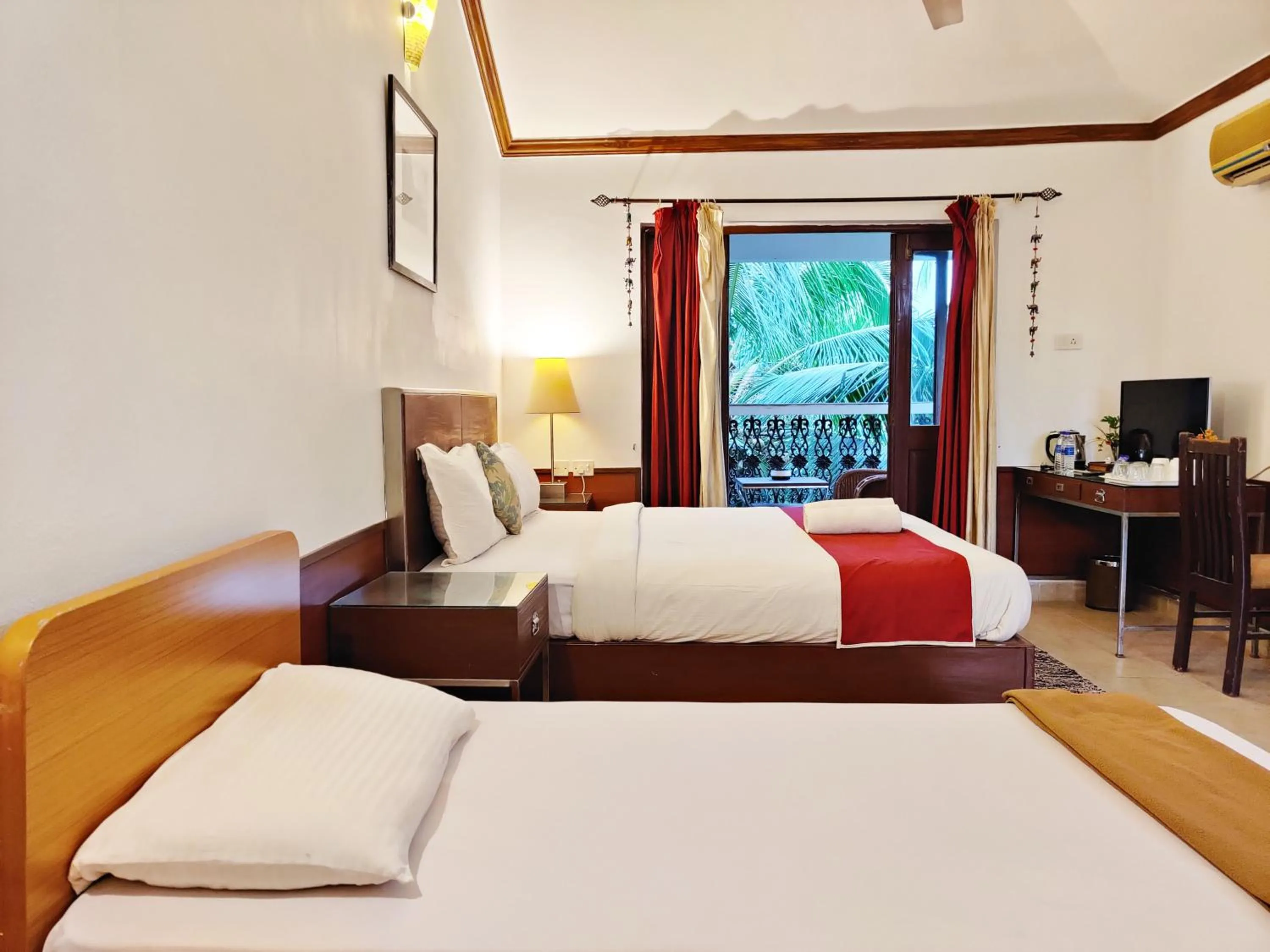 Bed in The Camelot Beach Resort - Baga