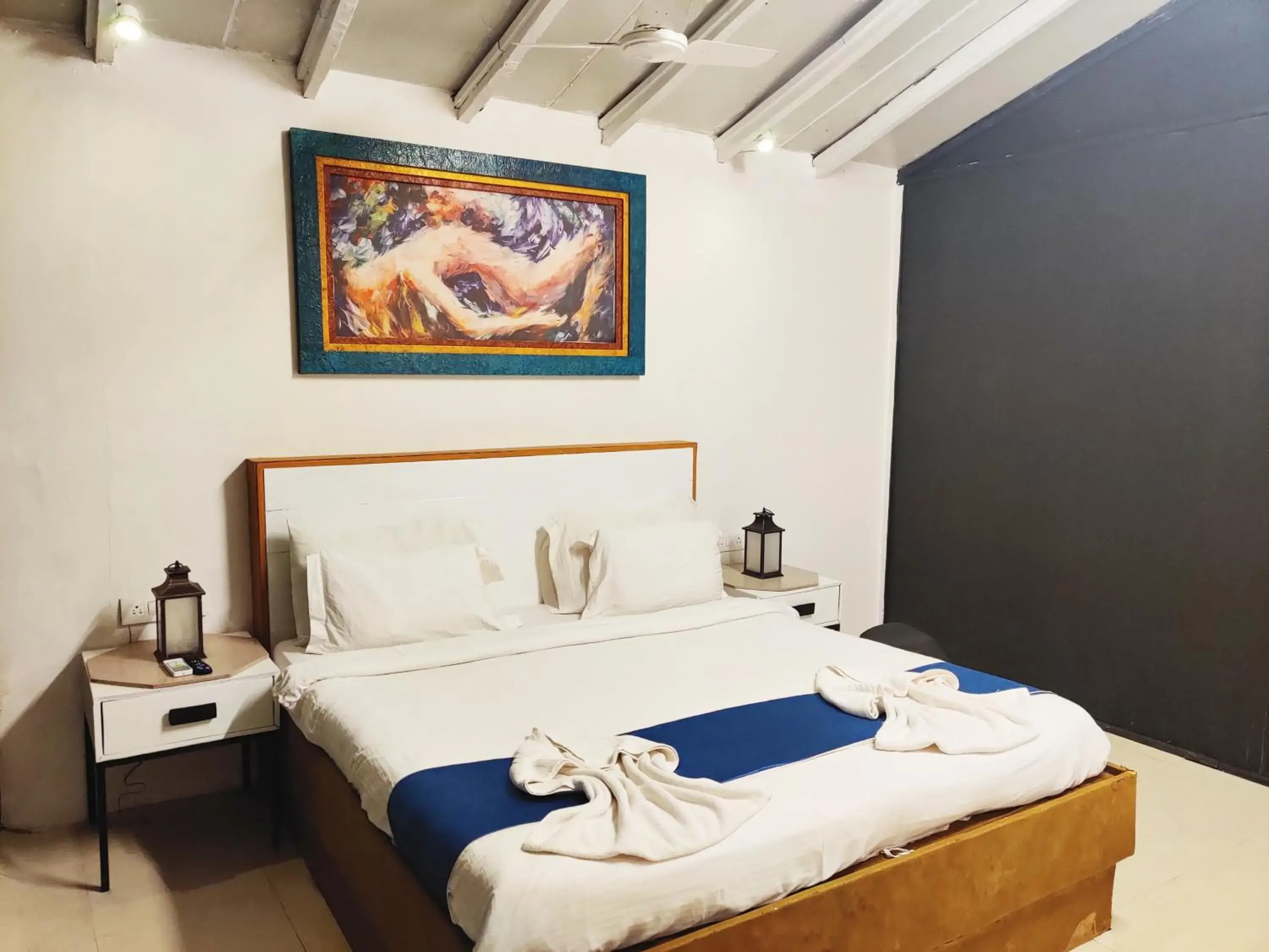 Bed in The Camelot Beach Resort - Baga Bed in The Camelot Beach Resort - Baga