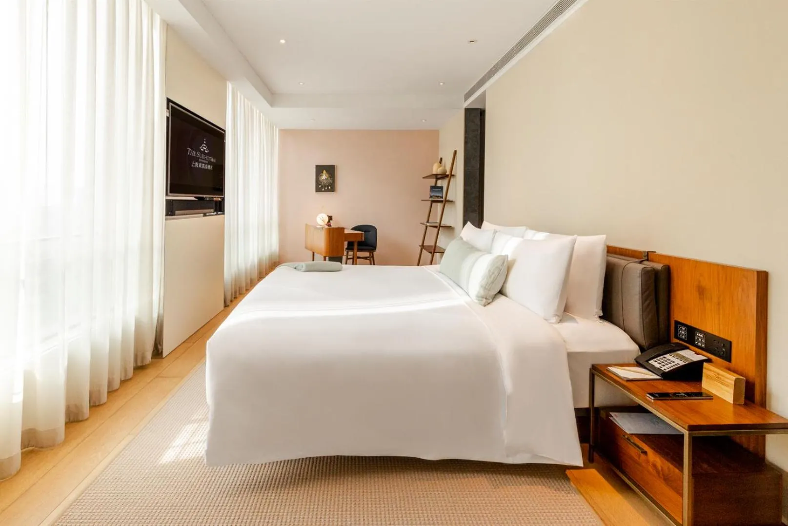 Bed in The Sukhothai Shanghai