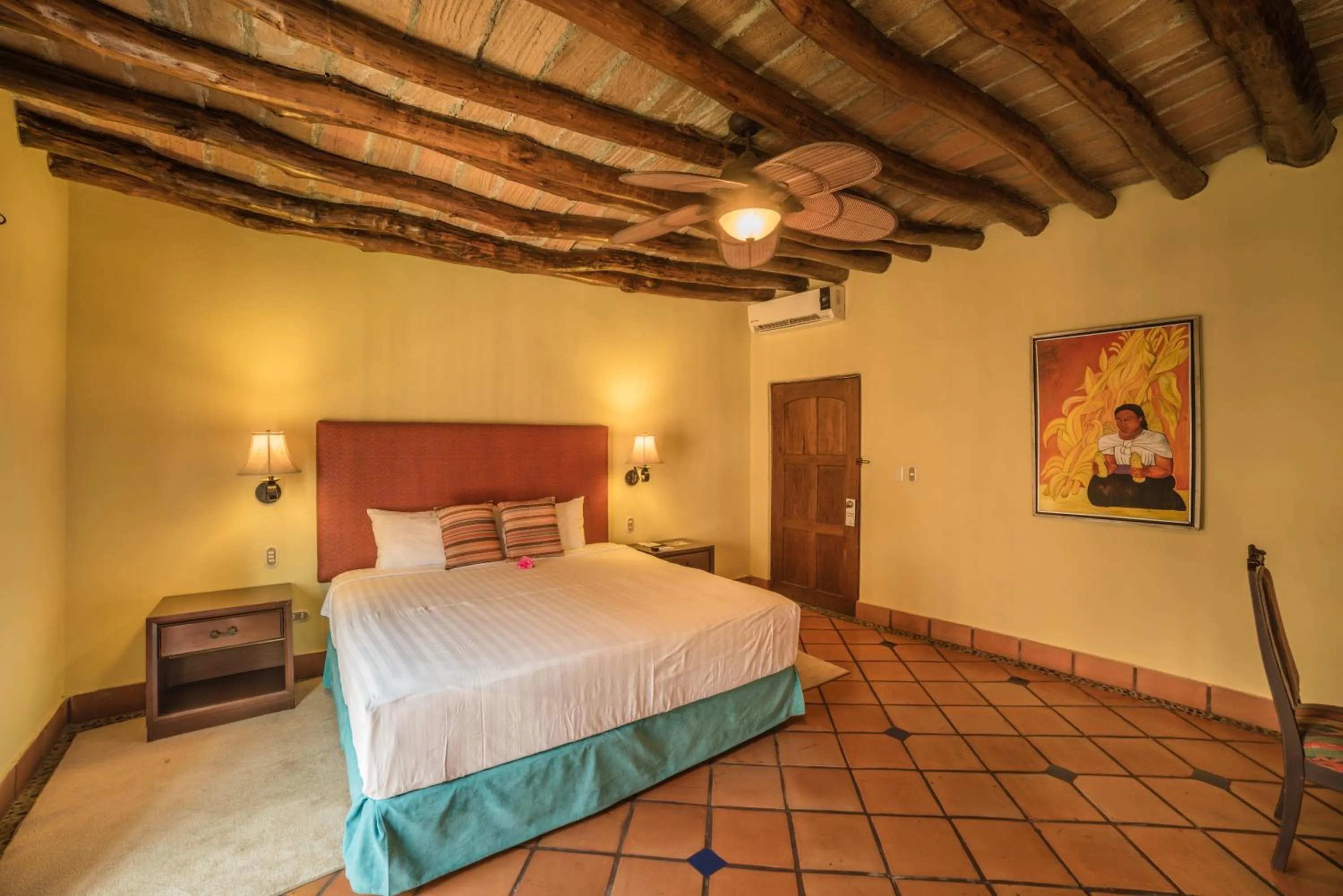 Bed in Hotel Posada del Hidalgo - Balderrama Hotel Collection