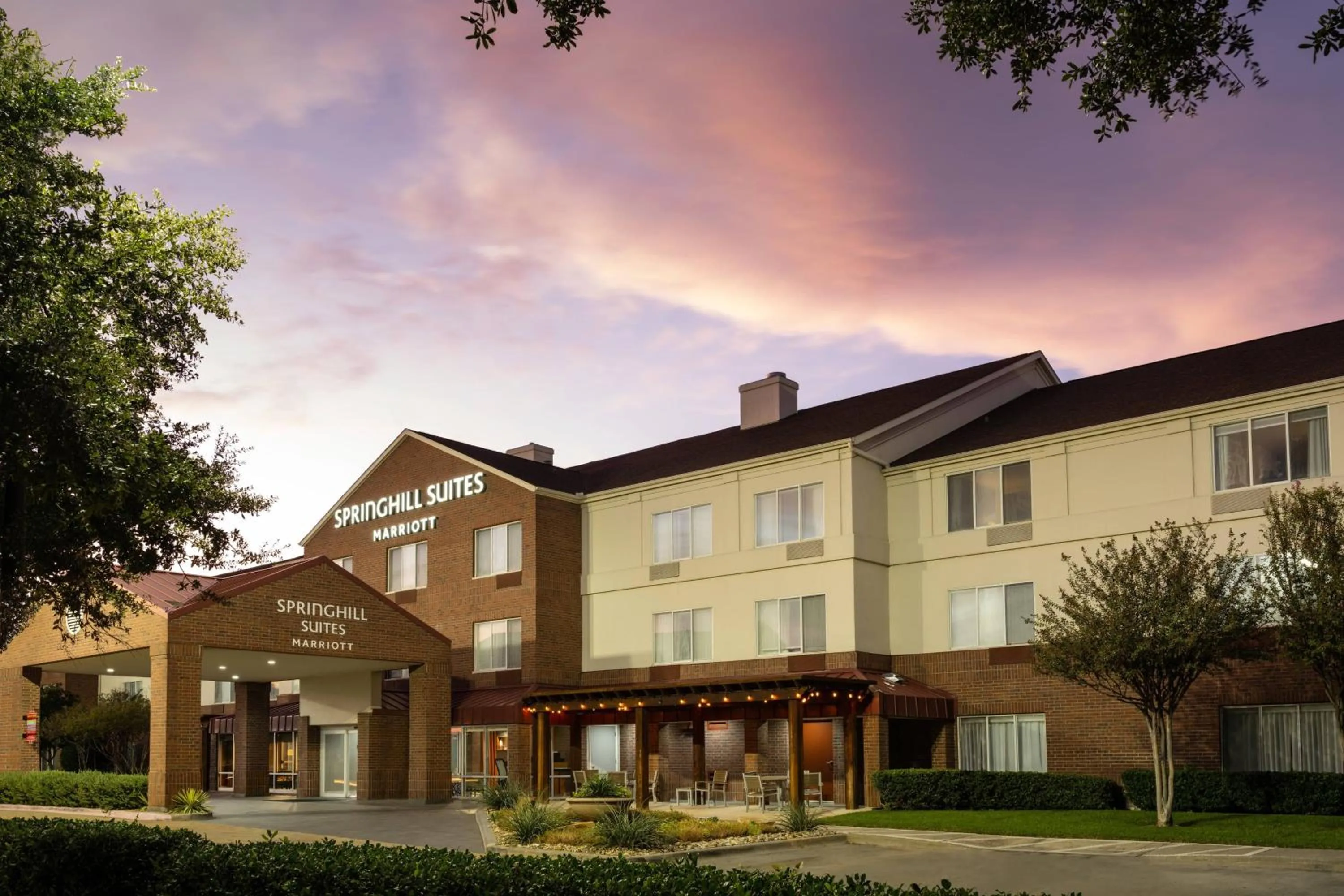 Property building in SpringHill Suites Dallas Arlington North