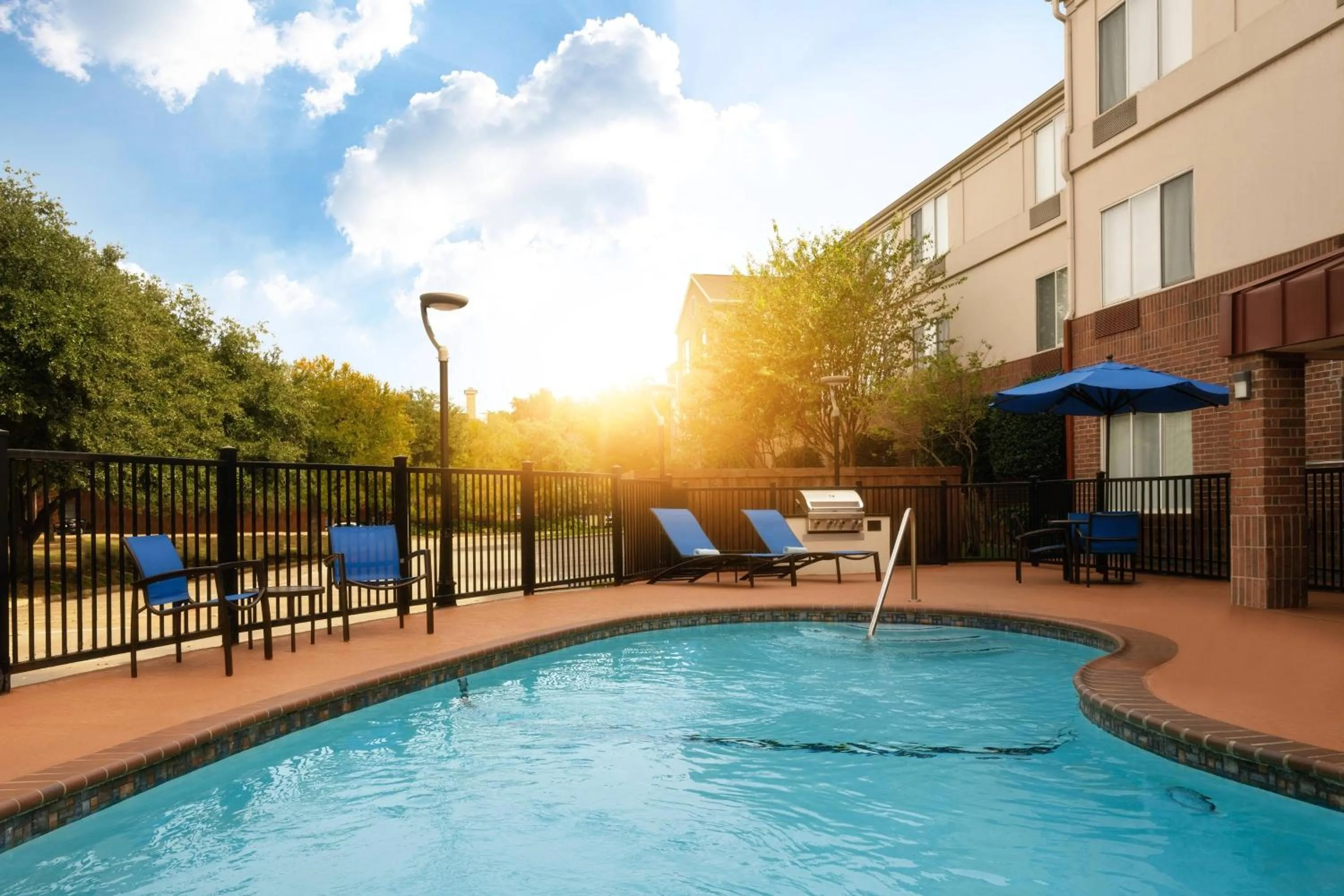 Swimming pool in SpringHill Suites Dallas Arlington North