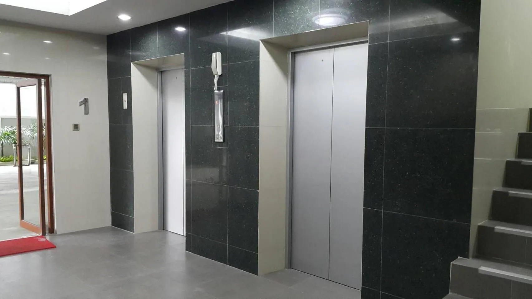 elevator in The Supara