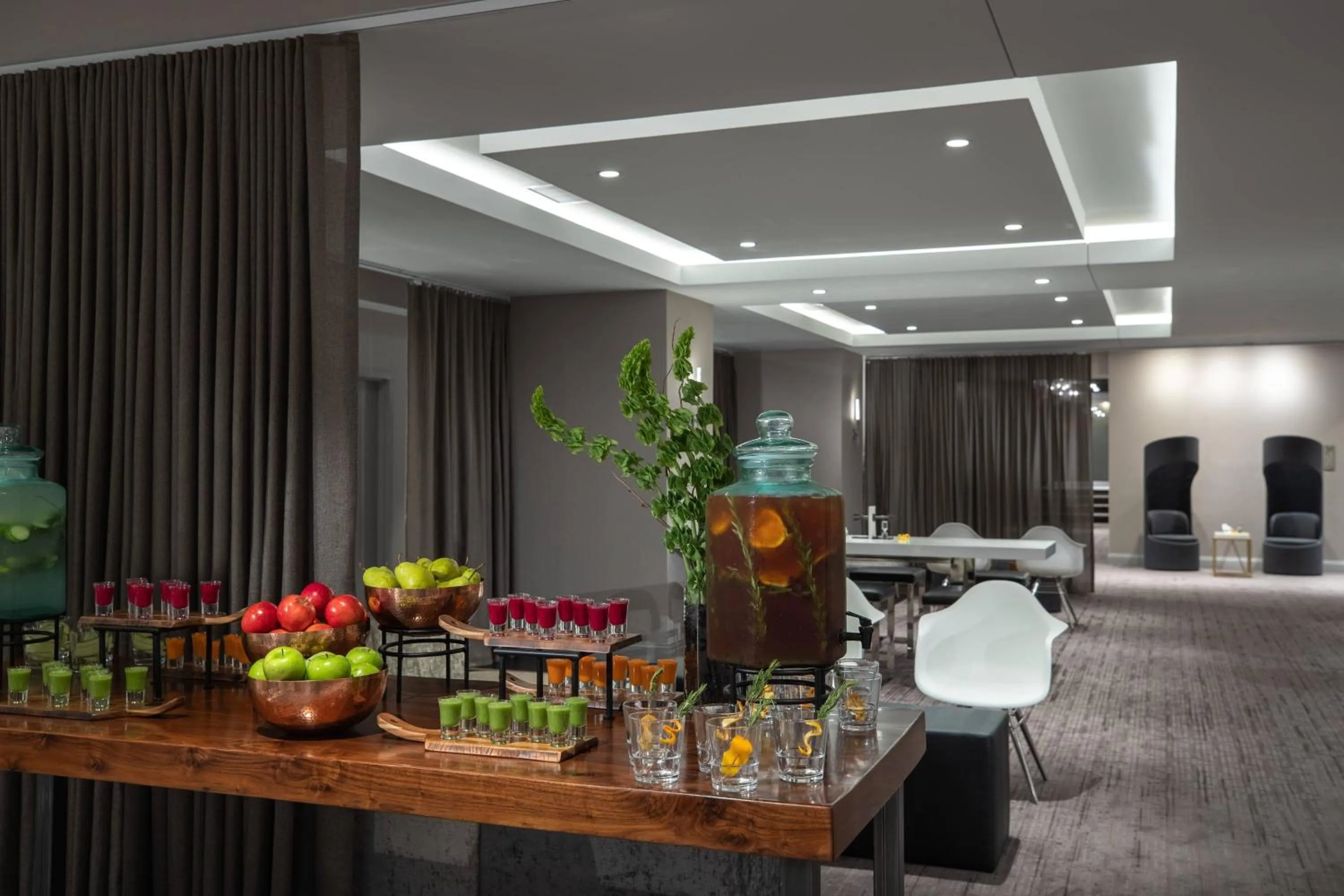 Meeting/conference room in Renaissance Des Moines Savery Hotel