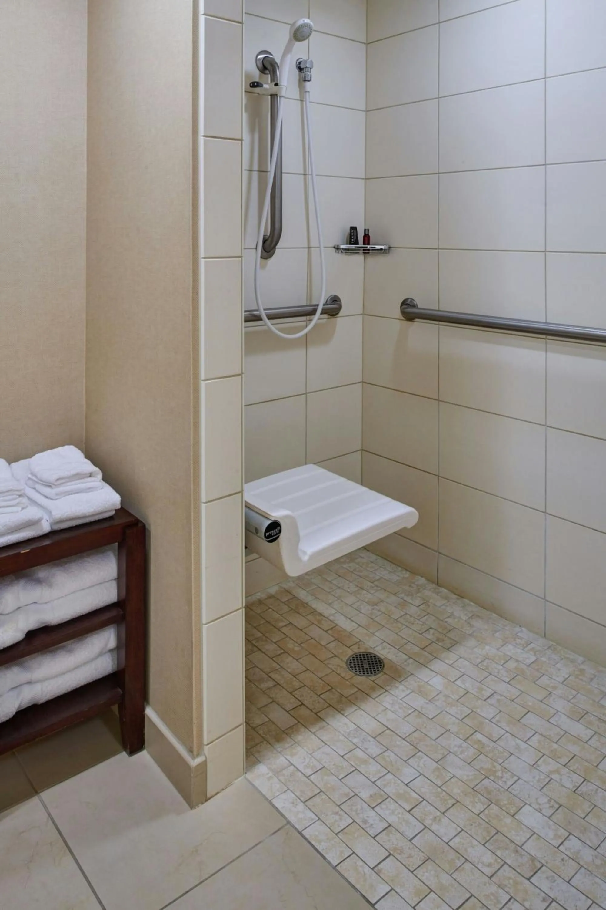 Bathroom in Detroit Marriott Livonia