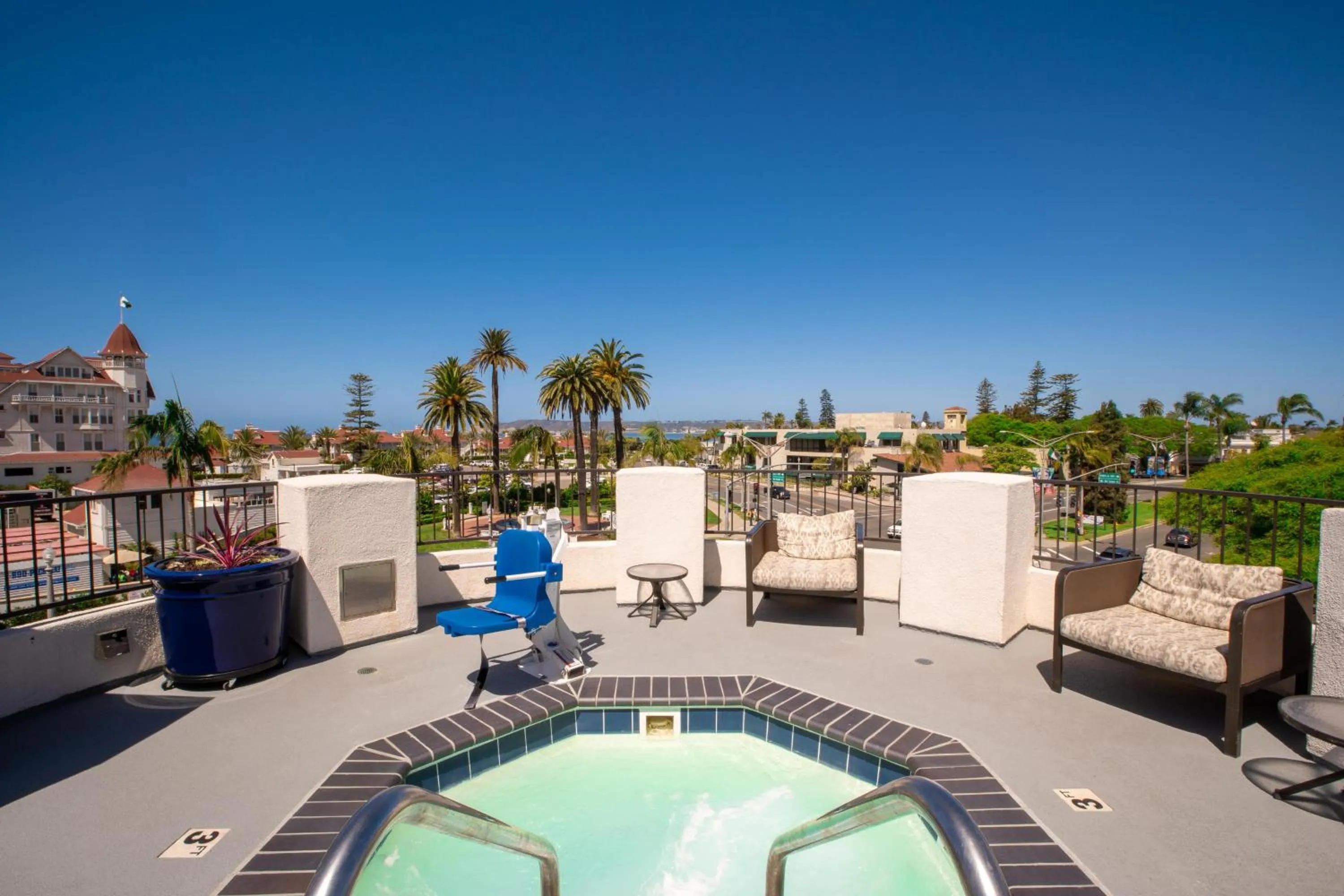 Hot Tub in Coronado Beach Resort