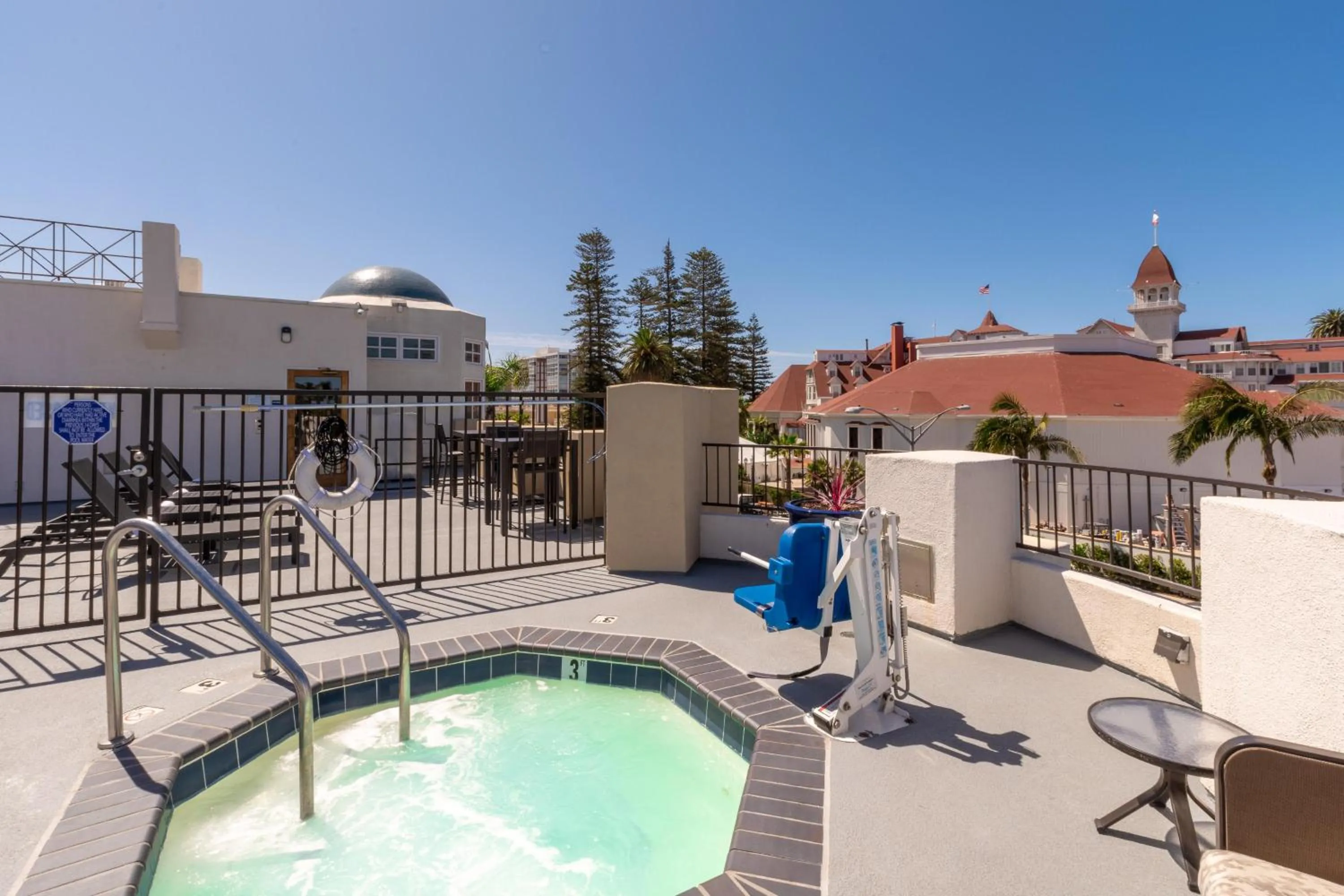 Hot Tub in Coronado Beach Resort