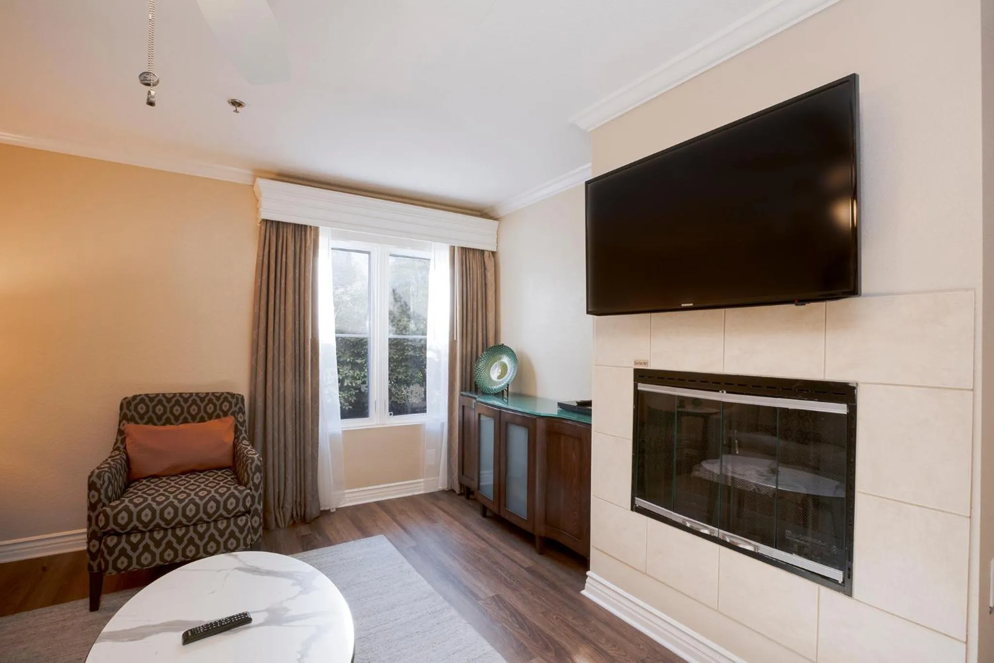 Living room in Coronado Beach Resort