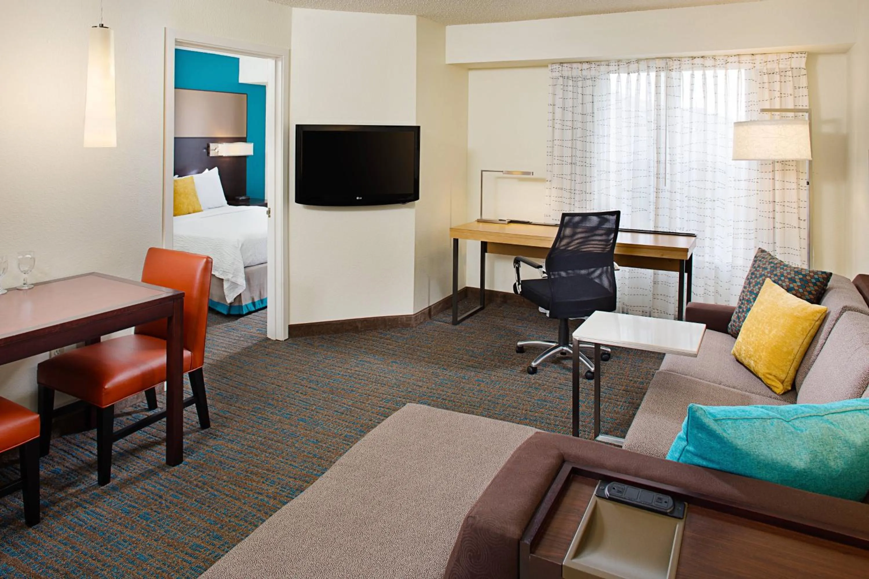 Bedroom, Bed in Residence Inn by Marriott Detroit Livonia