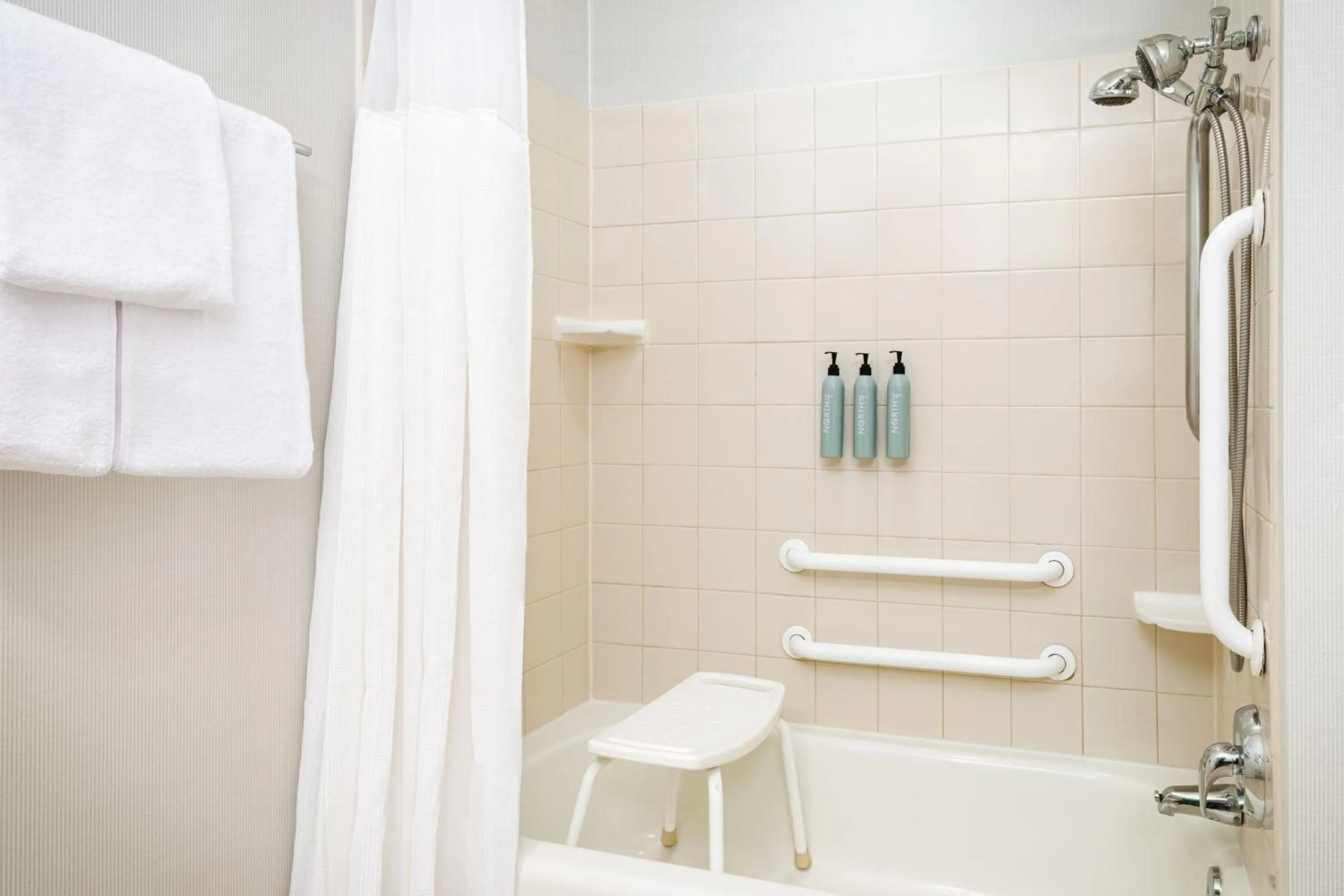 Bathroom in Courtyard El Paso Airport