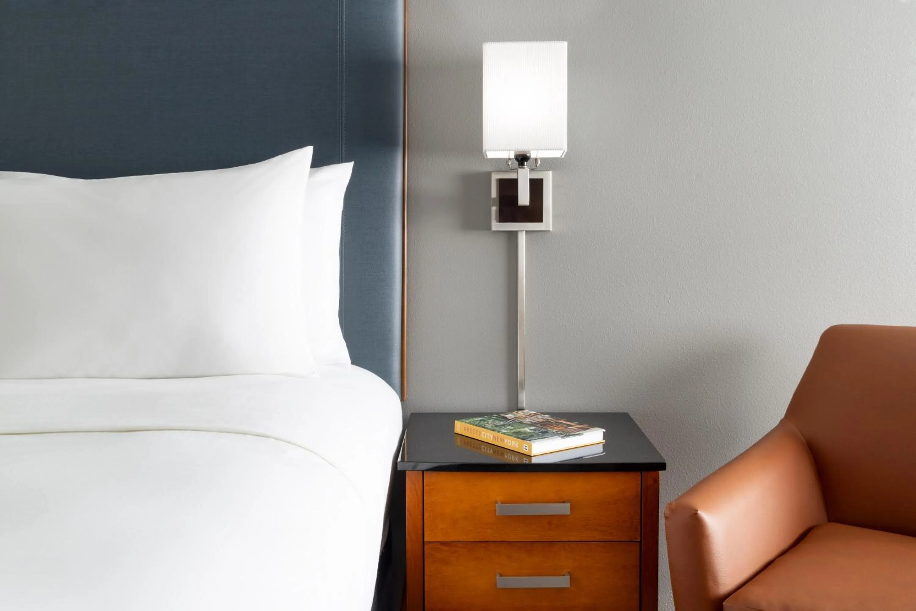 Bedroom, Bed in Courtyard Montvale