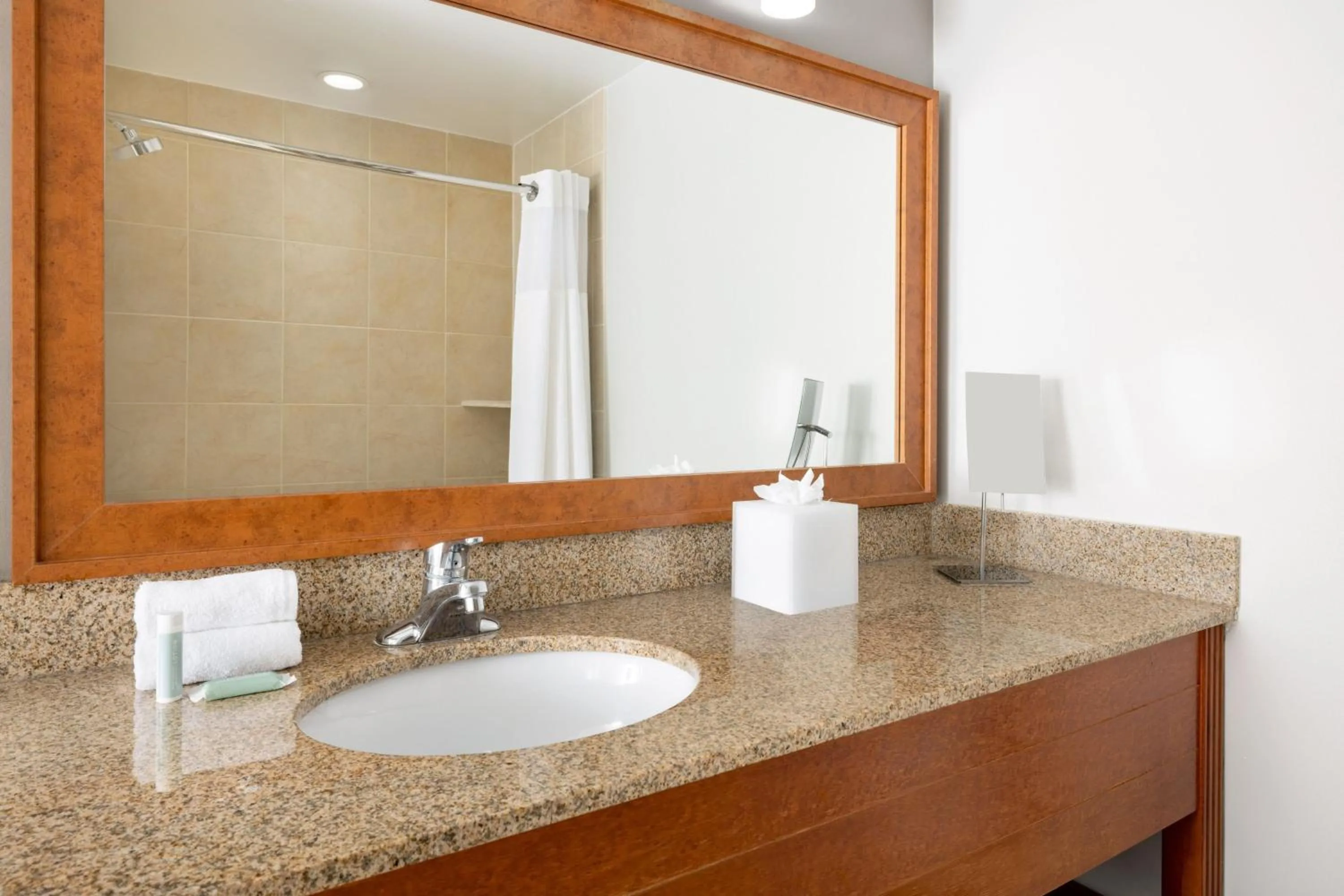 Photo of the whole room in Courtyard Montvale