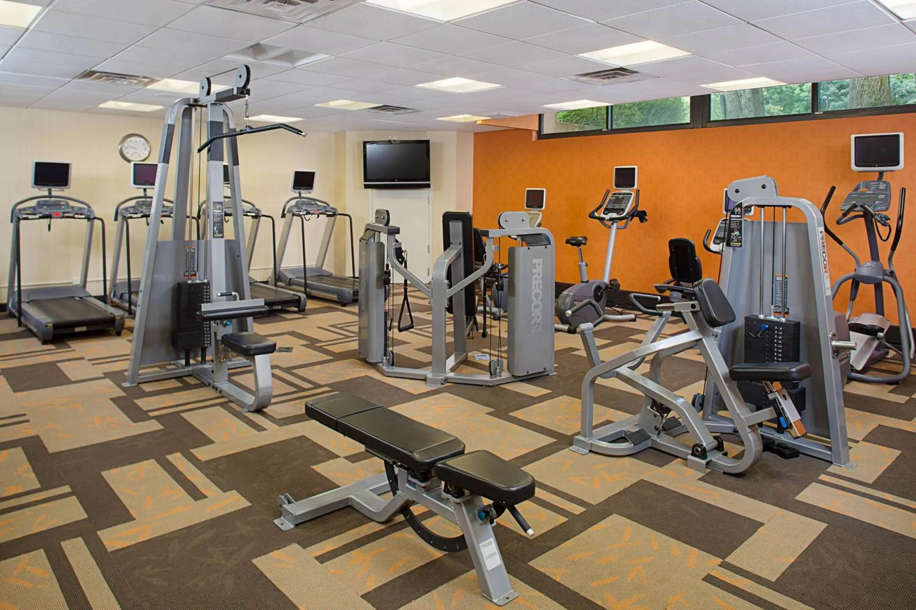 Fitness centre/facilities in Courtyard Montvale