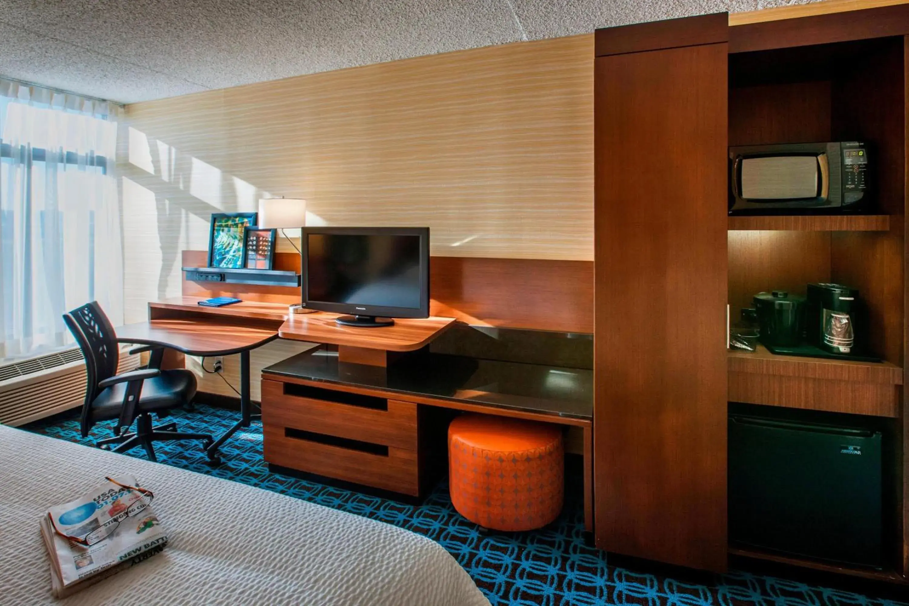 King Room with Adapted Tub - Mobility Accessible in Fairfield Inn by Marriott East Rutherford Meadowlands King Room with Adapted Tub - Mobility Accessible in Fairfield Inn by Marriott East Rutherford Meadowlands