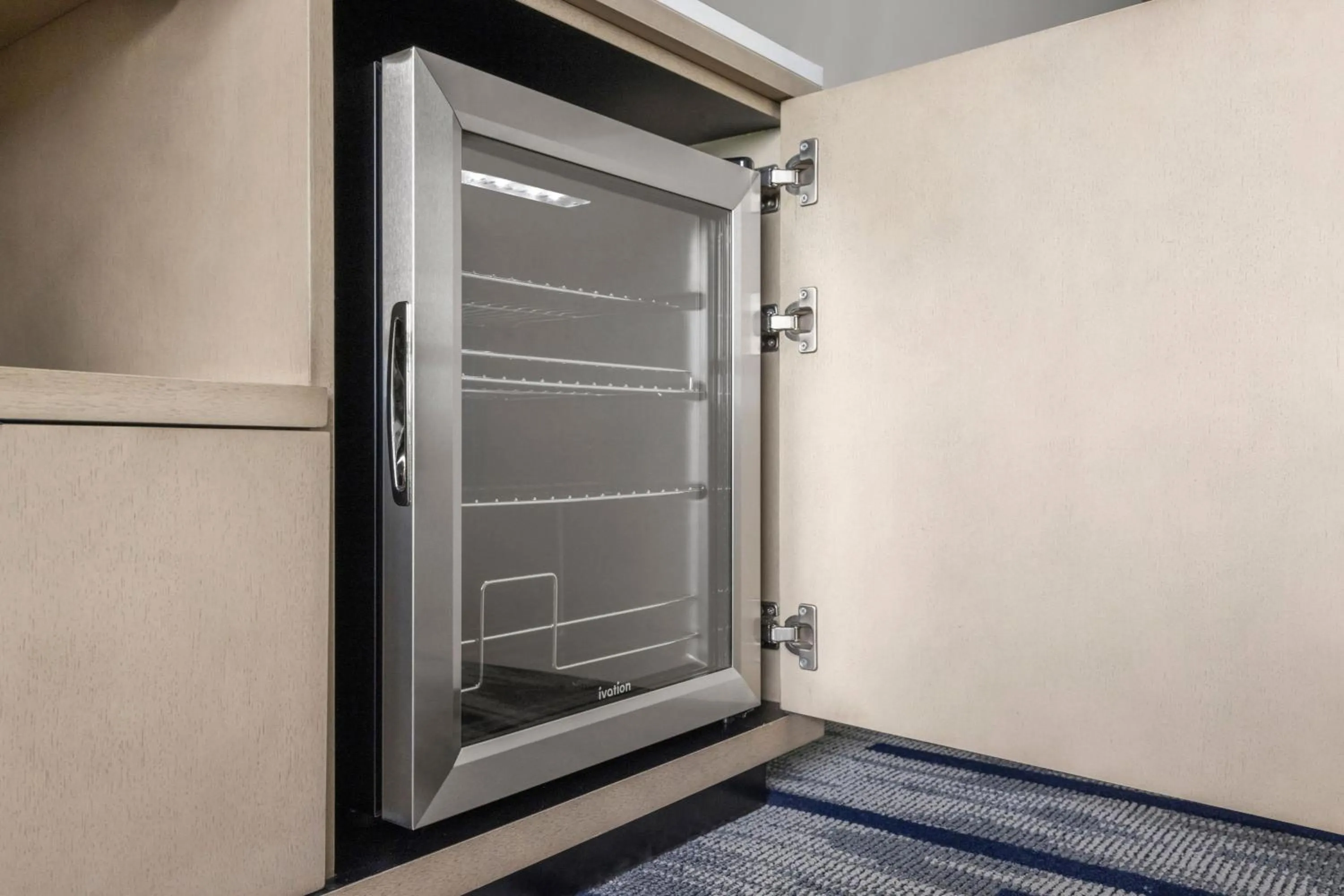 Photo of the whole room in Marriott Saddle Brook