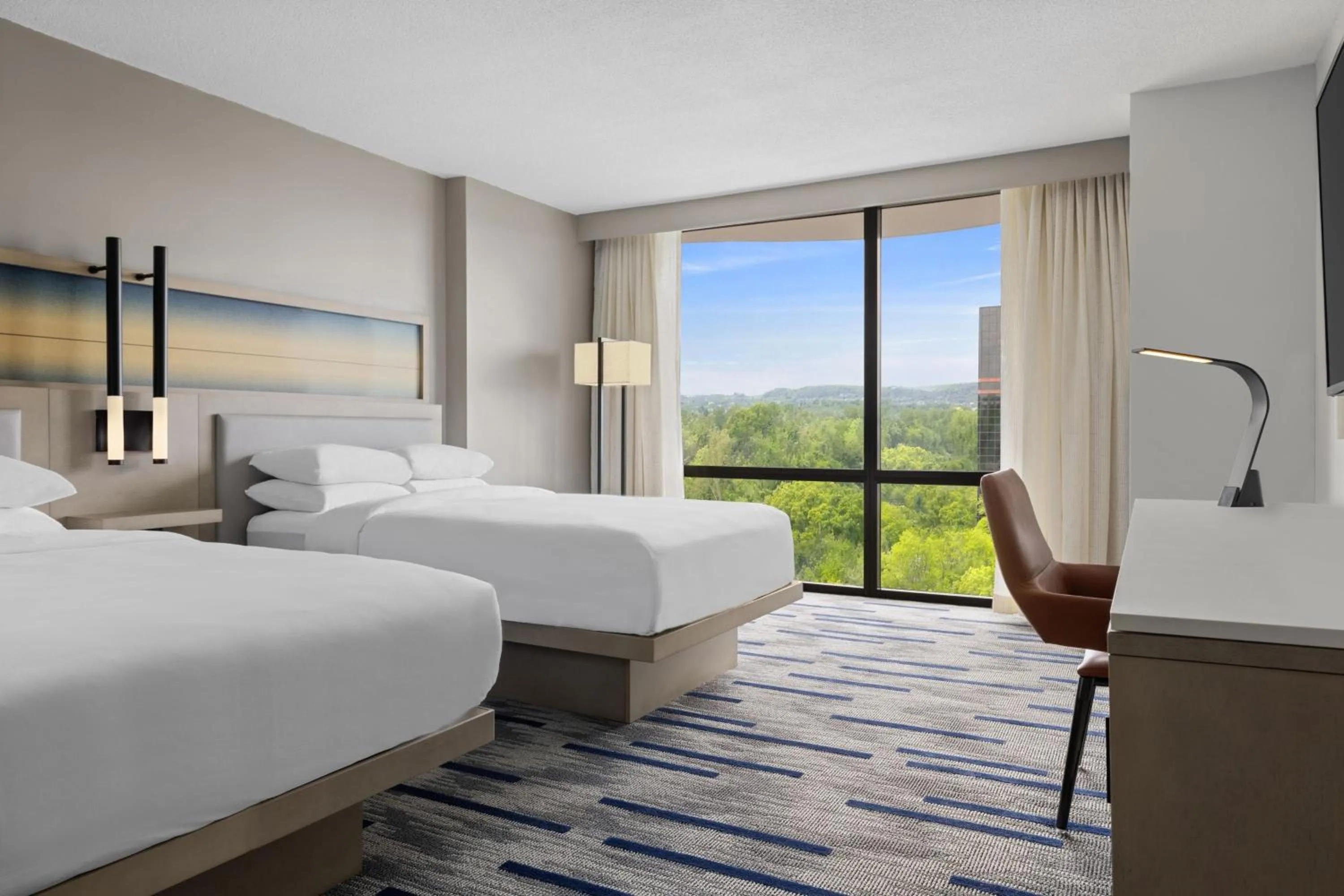 Photo of the whole room, Bed in Marriott Saddle Brook