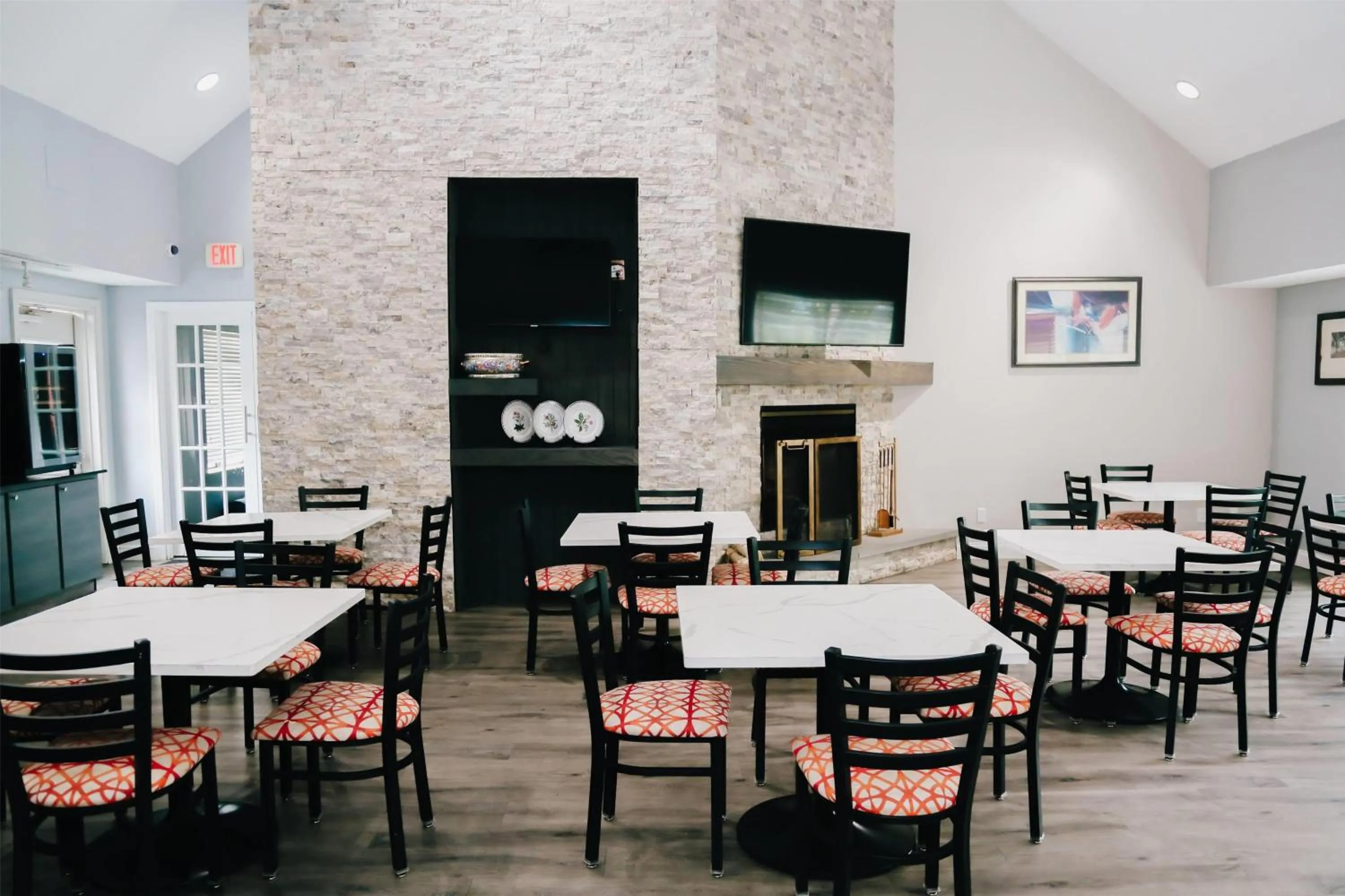 Property building in Hawthorn Suites by Wyndham Tinton Falls