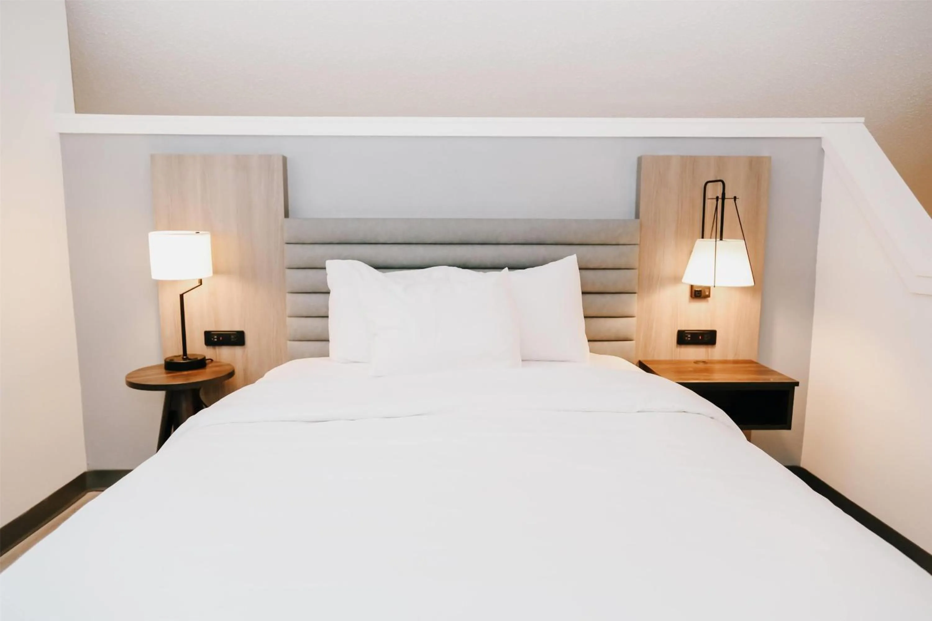 Photo of the whole room, Bed in Hawthorn Suites by Wyndham Tinton Falls