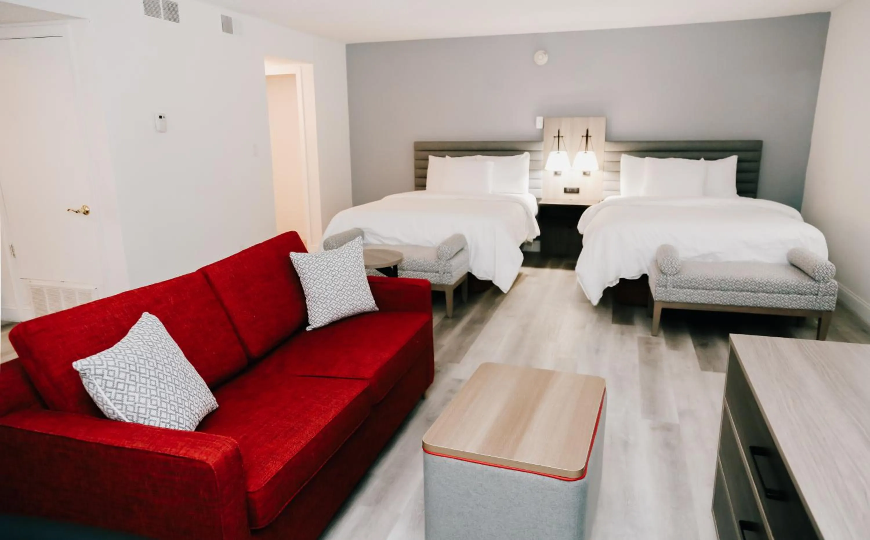 Bed in Hawthorn Suites by Wyndham Tinton Falls