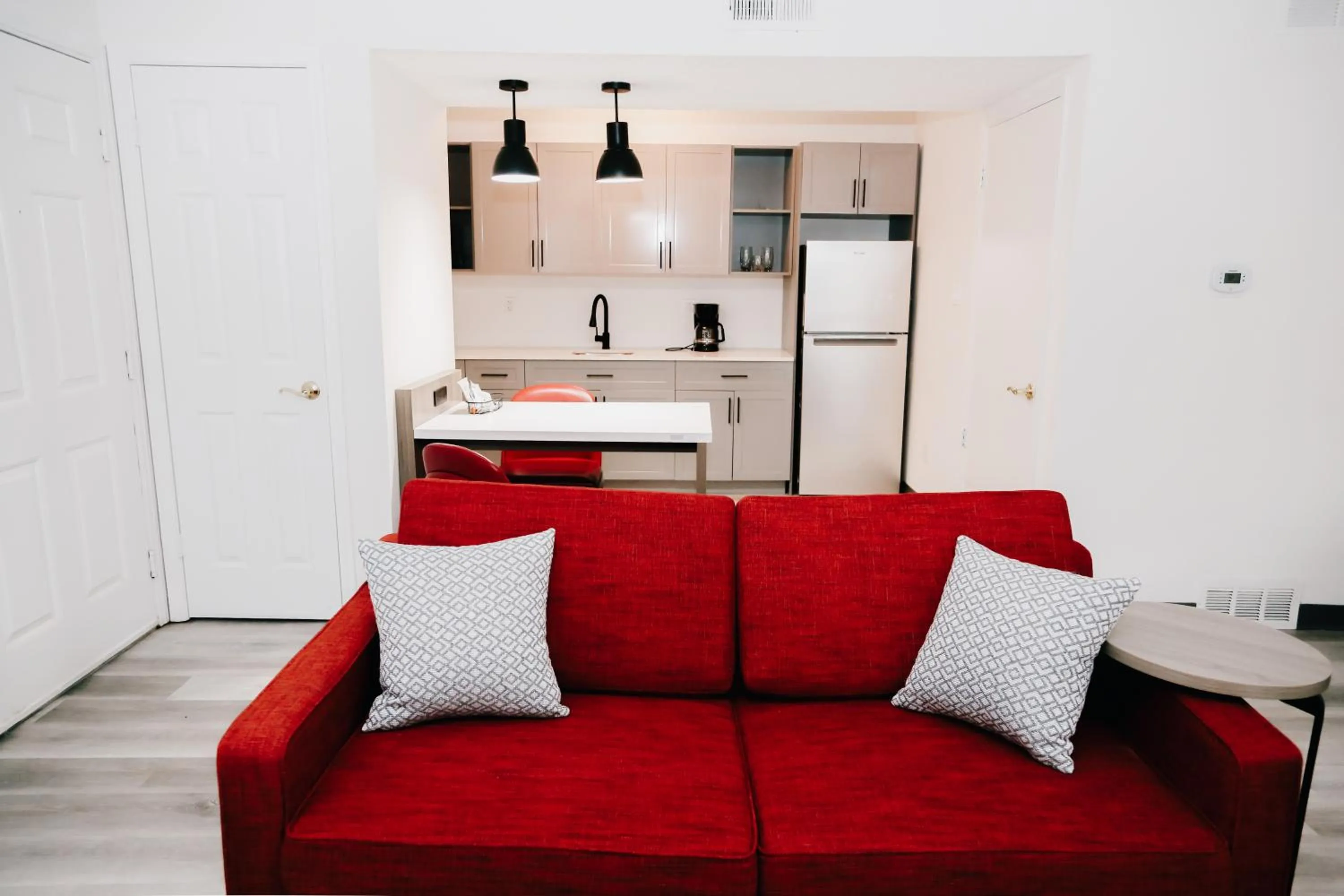 Kitchen or kitchenette in Hawthorn Suites by Wyndham Tinton Falls