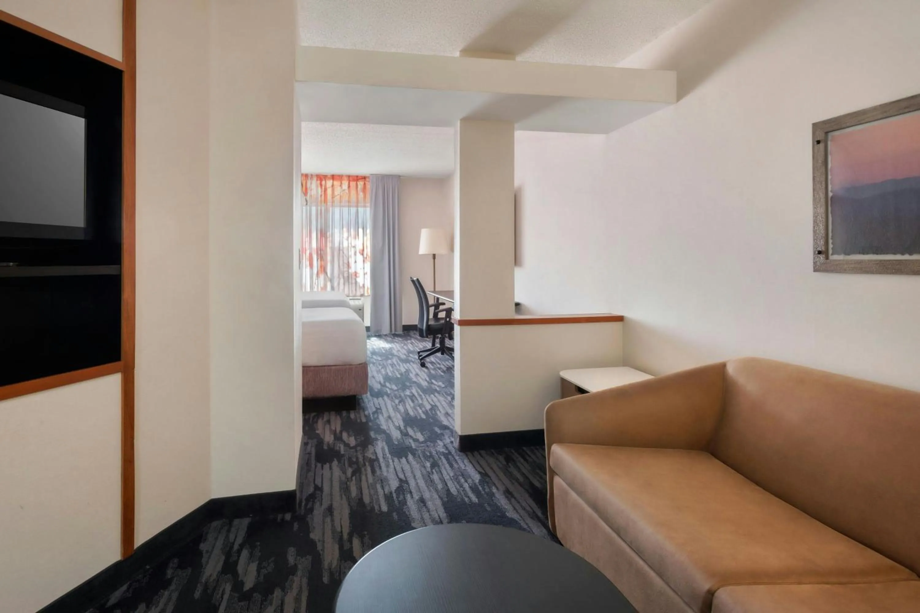 Photo of the whole room, Bed in Fairfield Inn & Suites Woodbridge