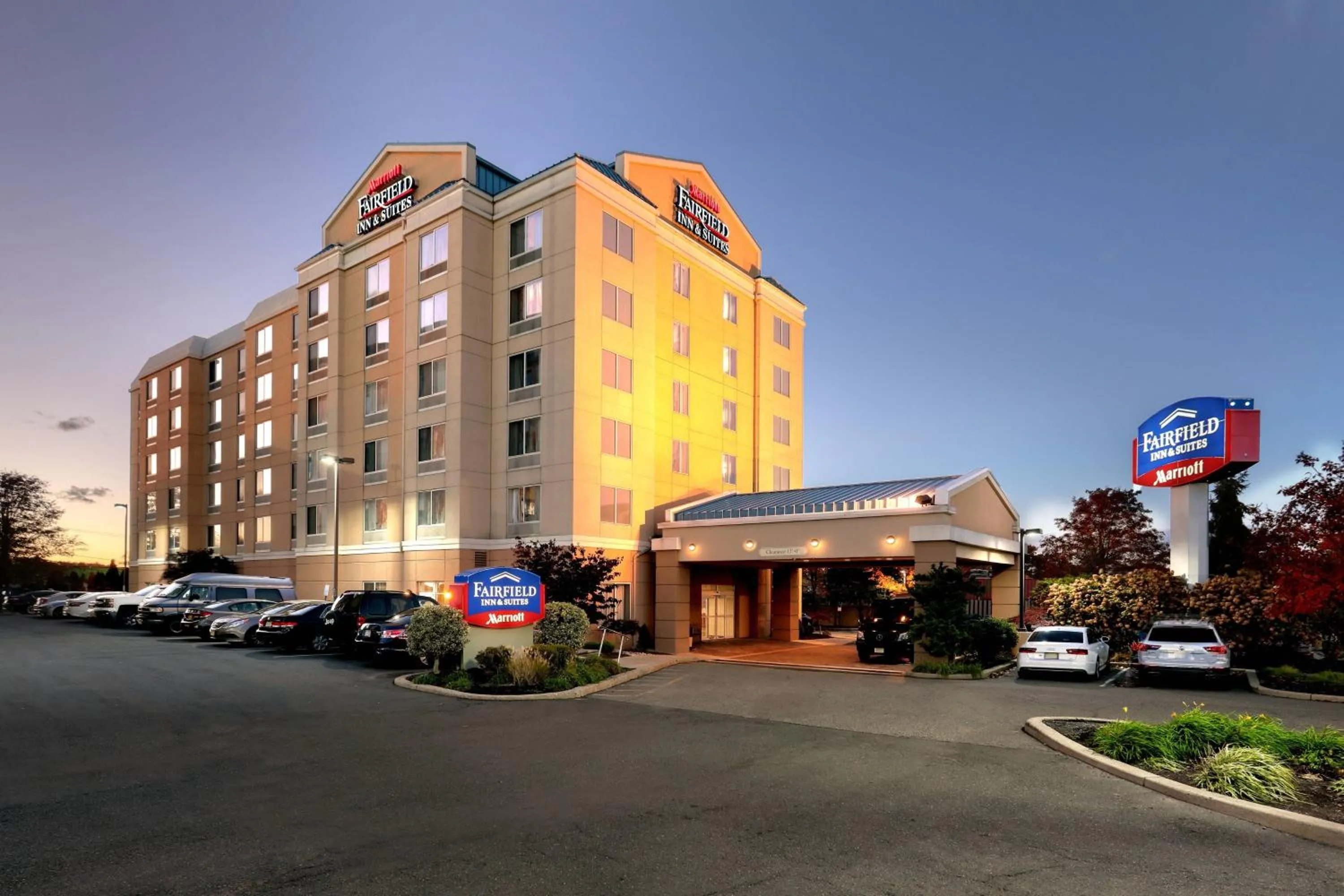 Property building in Fairfield Inn & Suites Woodbridge
