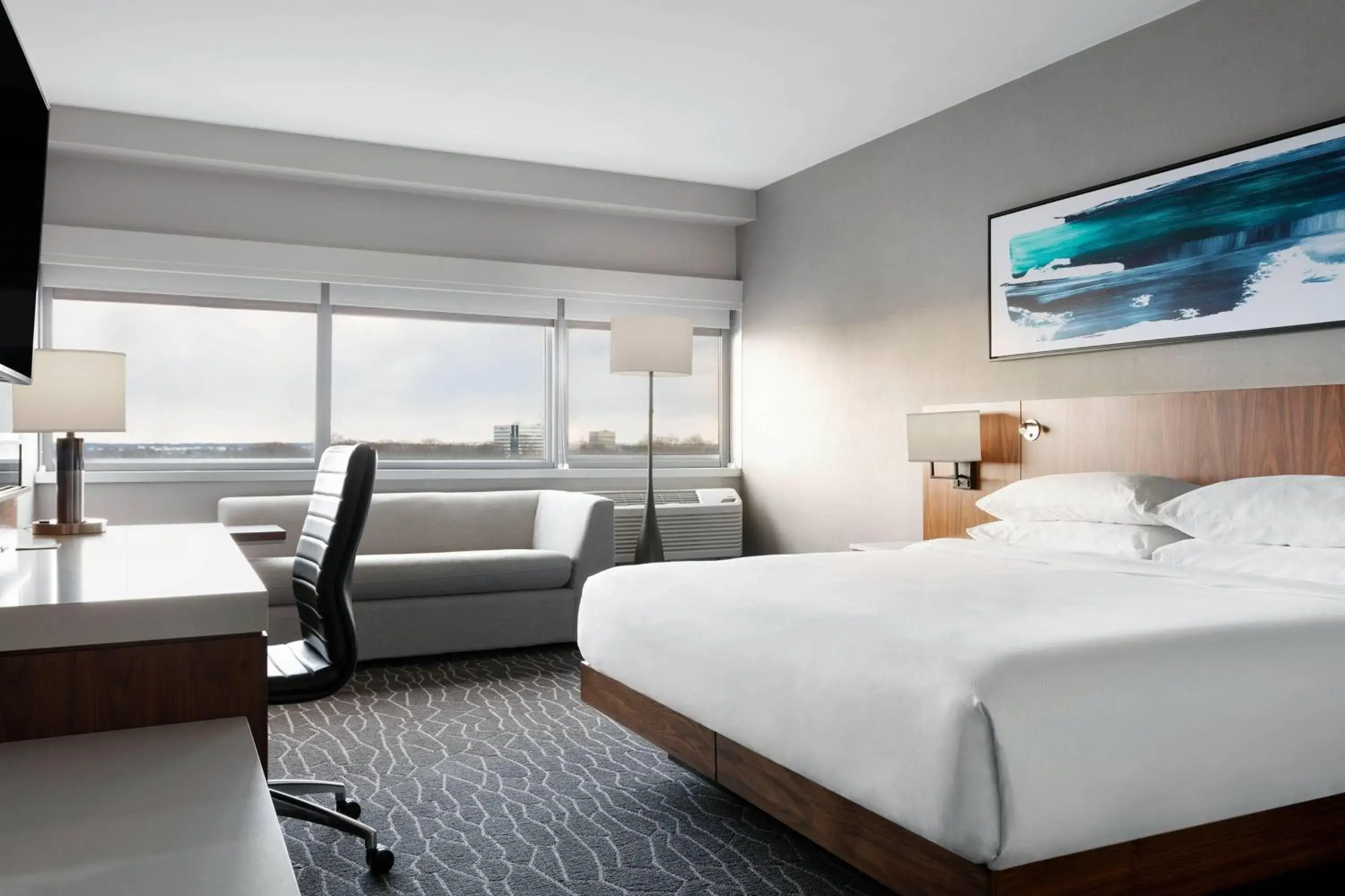 Guest Room, 1 King in Delta Hotels by Marriott Woodbridge Guest Room, 1 King in Delta Hotels by Marriott Woodbridge